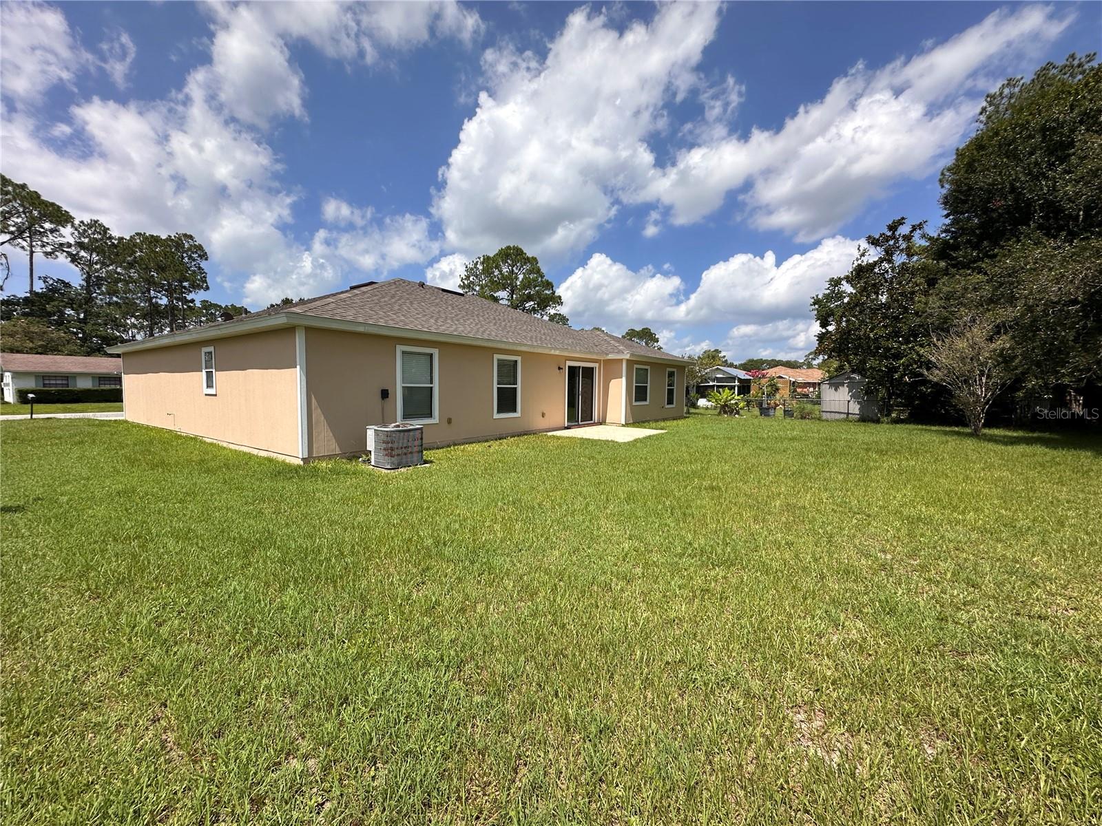89 Berkshire Ln Property Photo 32