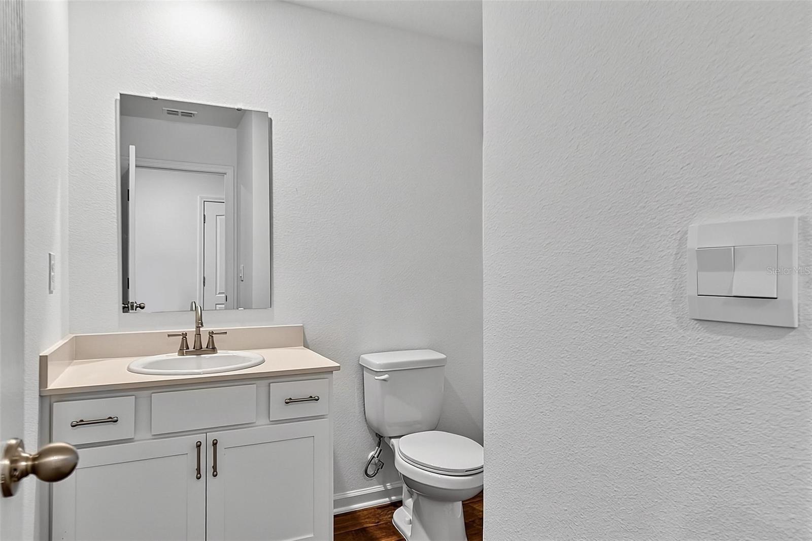6 Prosperity Ln #b Property Photo 9