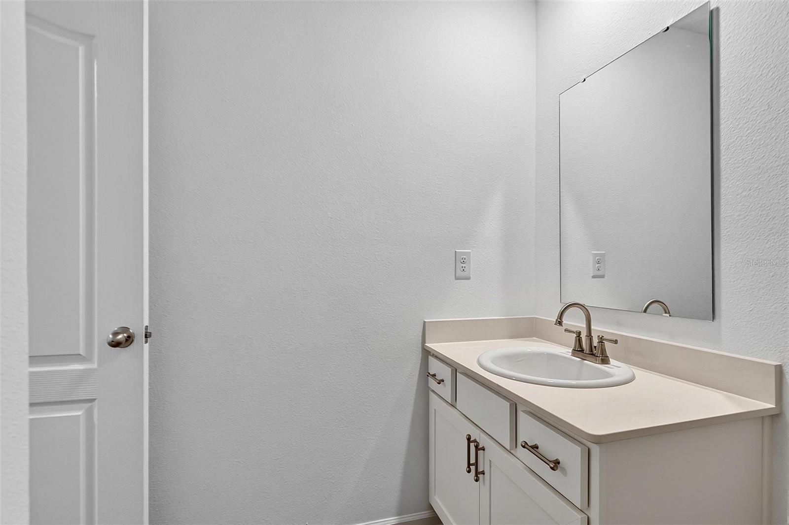6 Prosperity Ln #b Property Photo 11