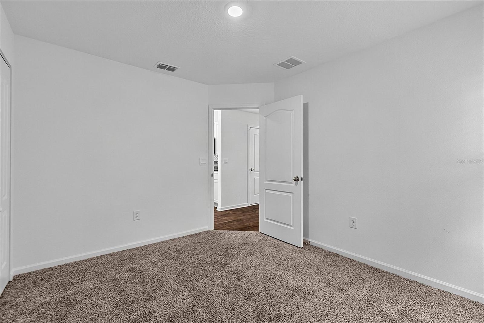 6 Prosperity Ln #b Property Photo 13