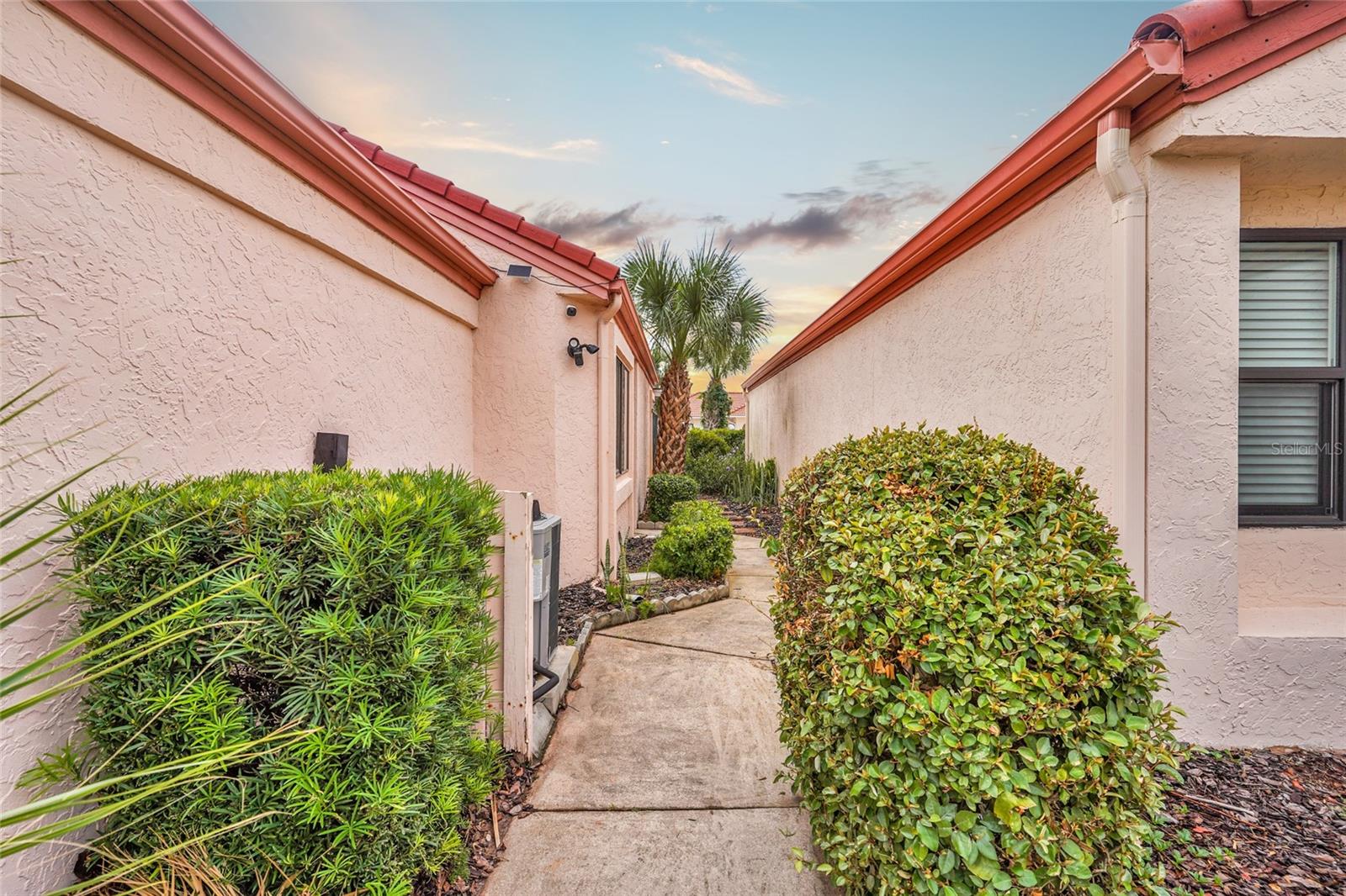 1704 Sea Fair Dr Property Photo 3