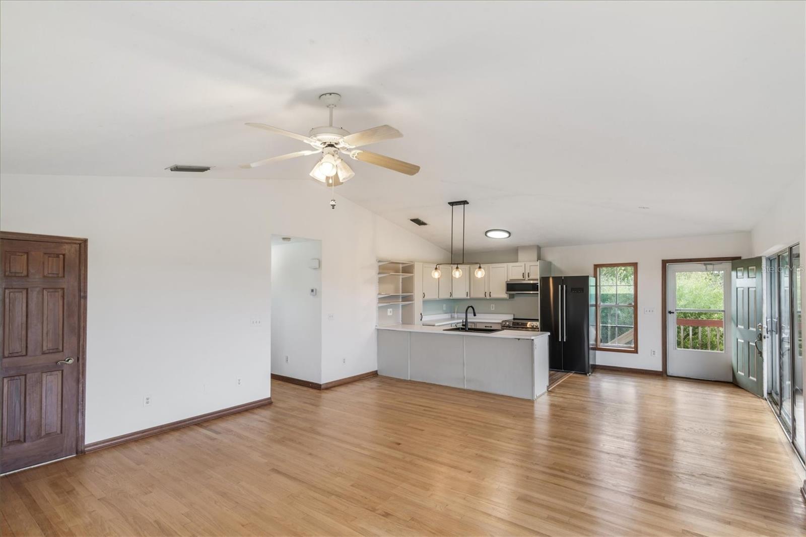 1835 Oak Pl Property Photo 33