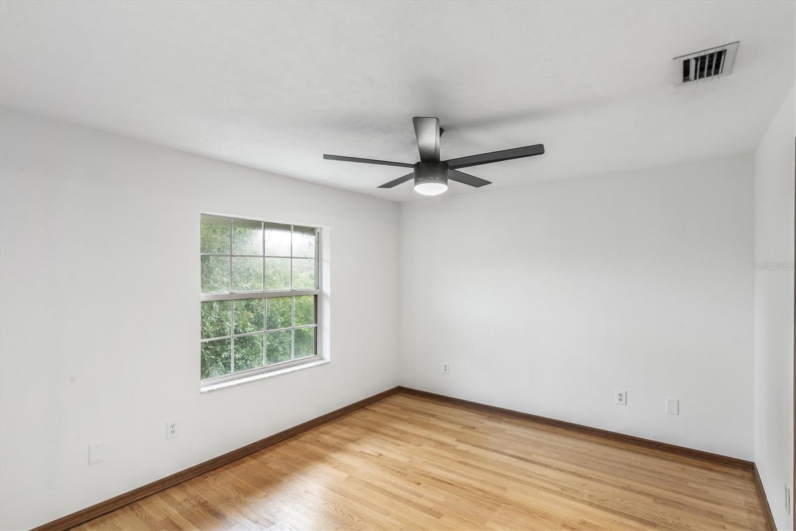 1835 Oak Pl Property Photo 40