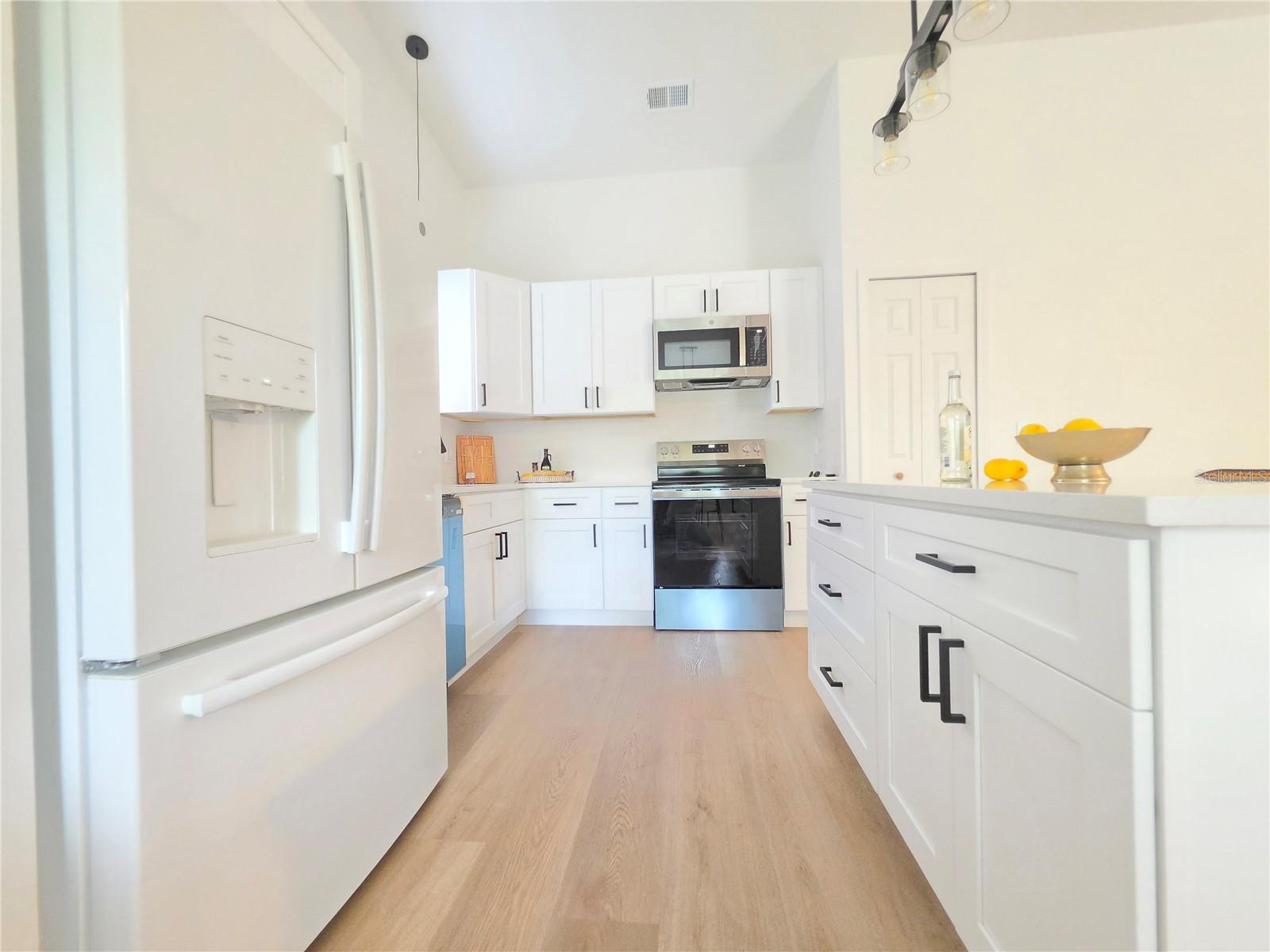850 Aries Rd W Property Photo 19
