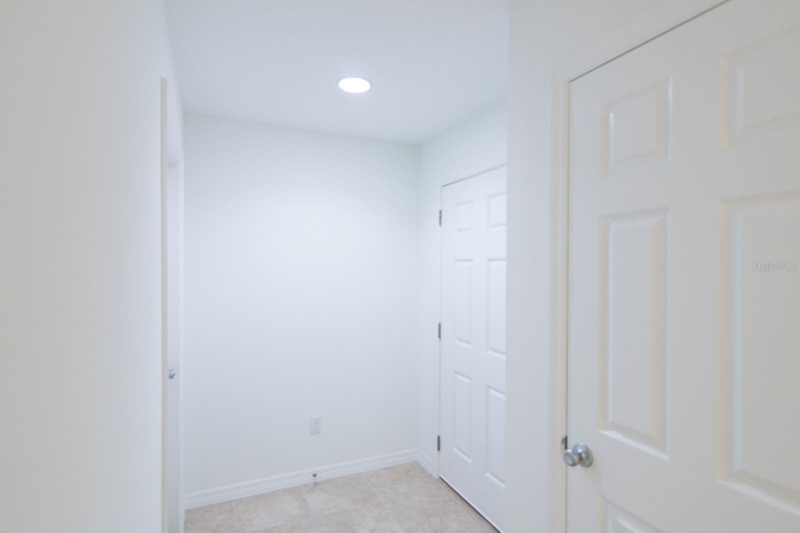 175 Plain View Dr #b Property Photo 3