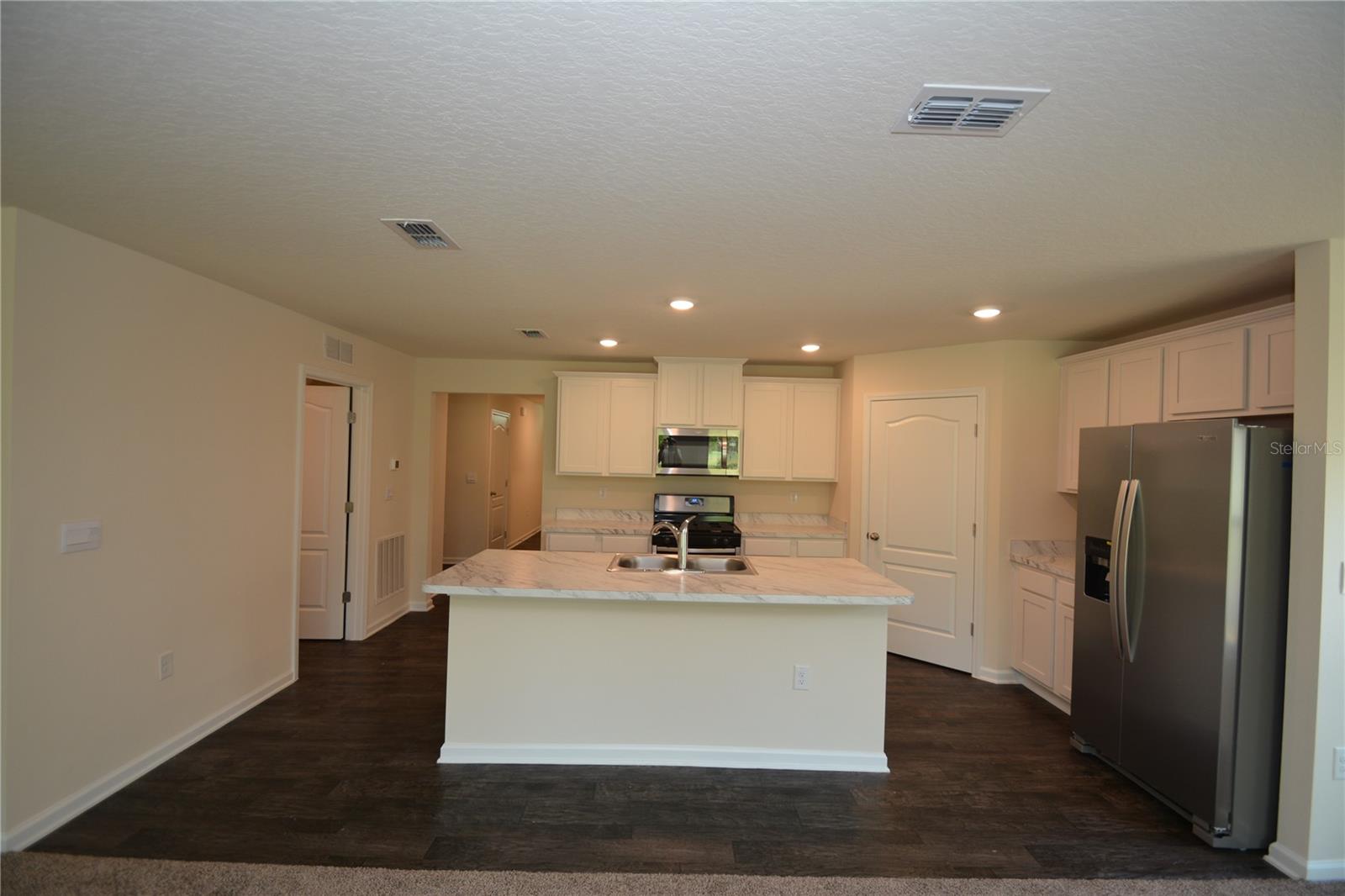 664 Grand Reserve Dr Property Photo 6