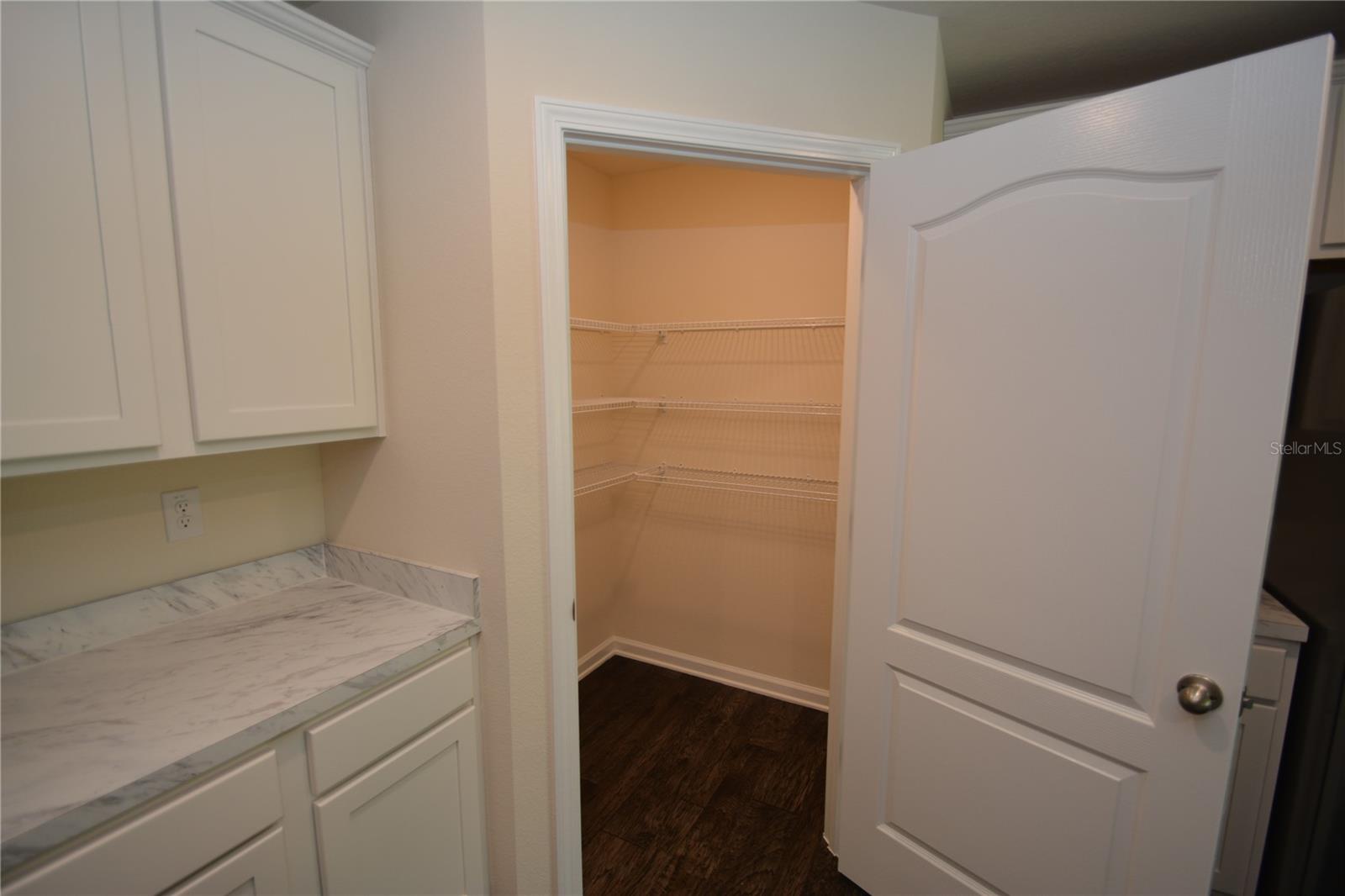 664 Grand Reserve Dr Property Photo 10
