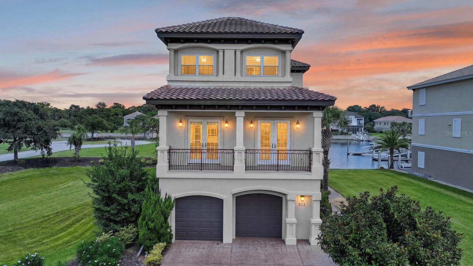 303 Yacht Harbor Dr Property Photo 1