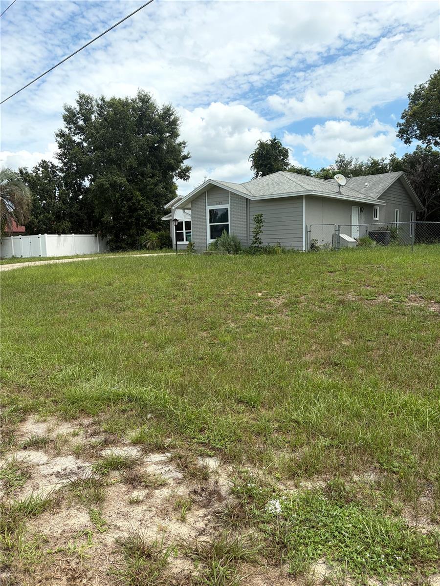 1499 Courtland Blvd Property Photo 2