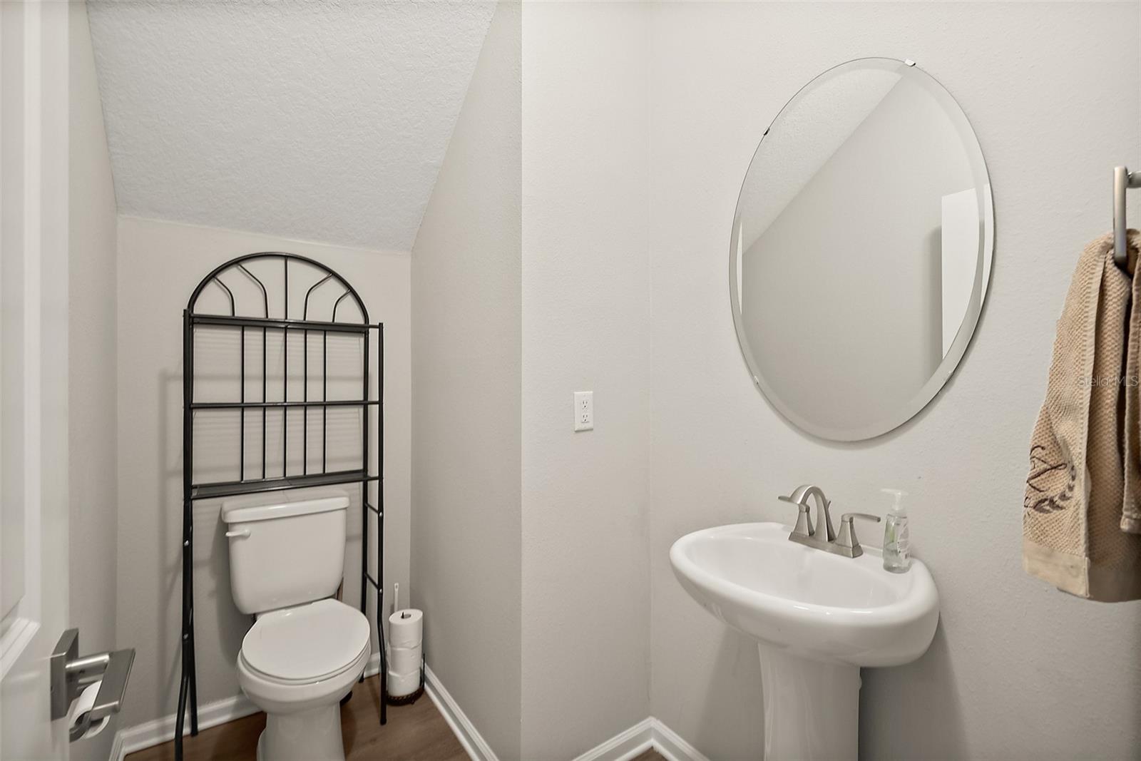 542 Silver Landing Dr Property Photo 16