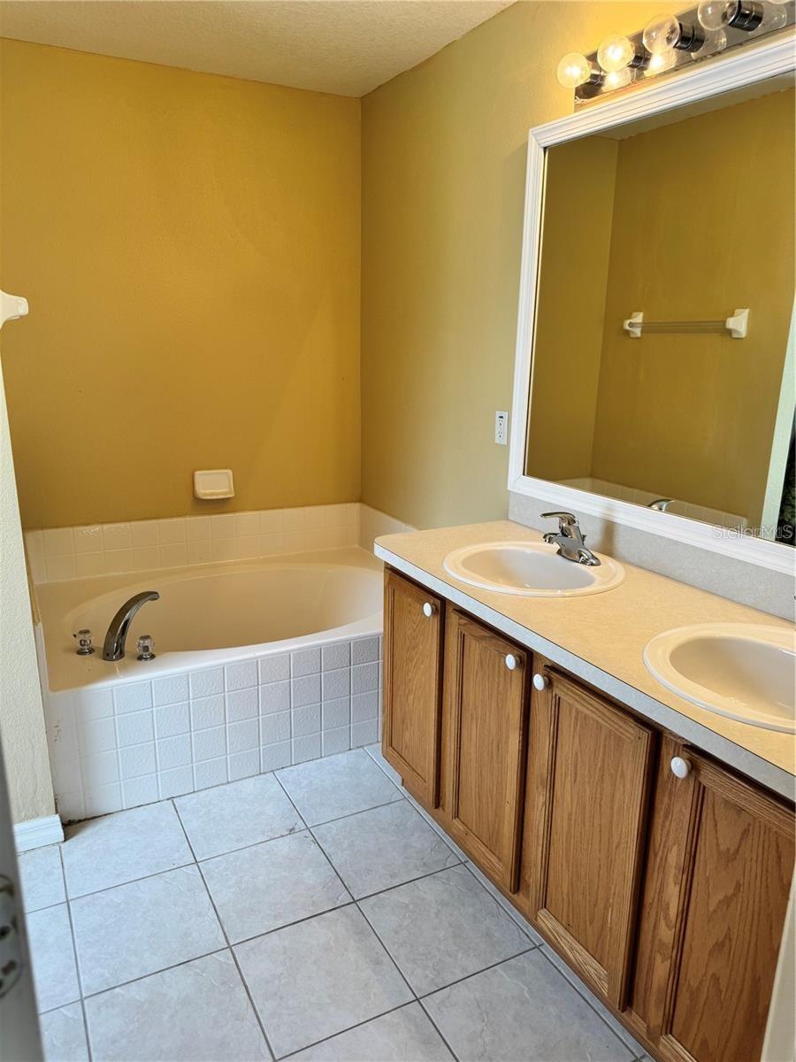 15 Prattwood Ln Property Photo 7