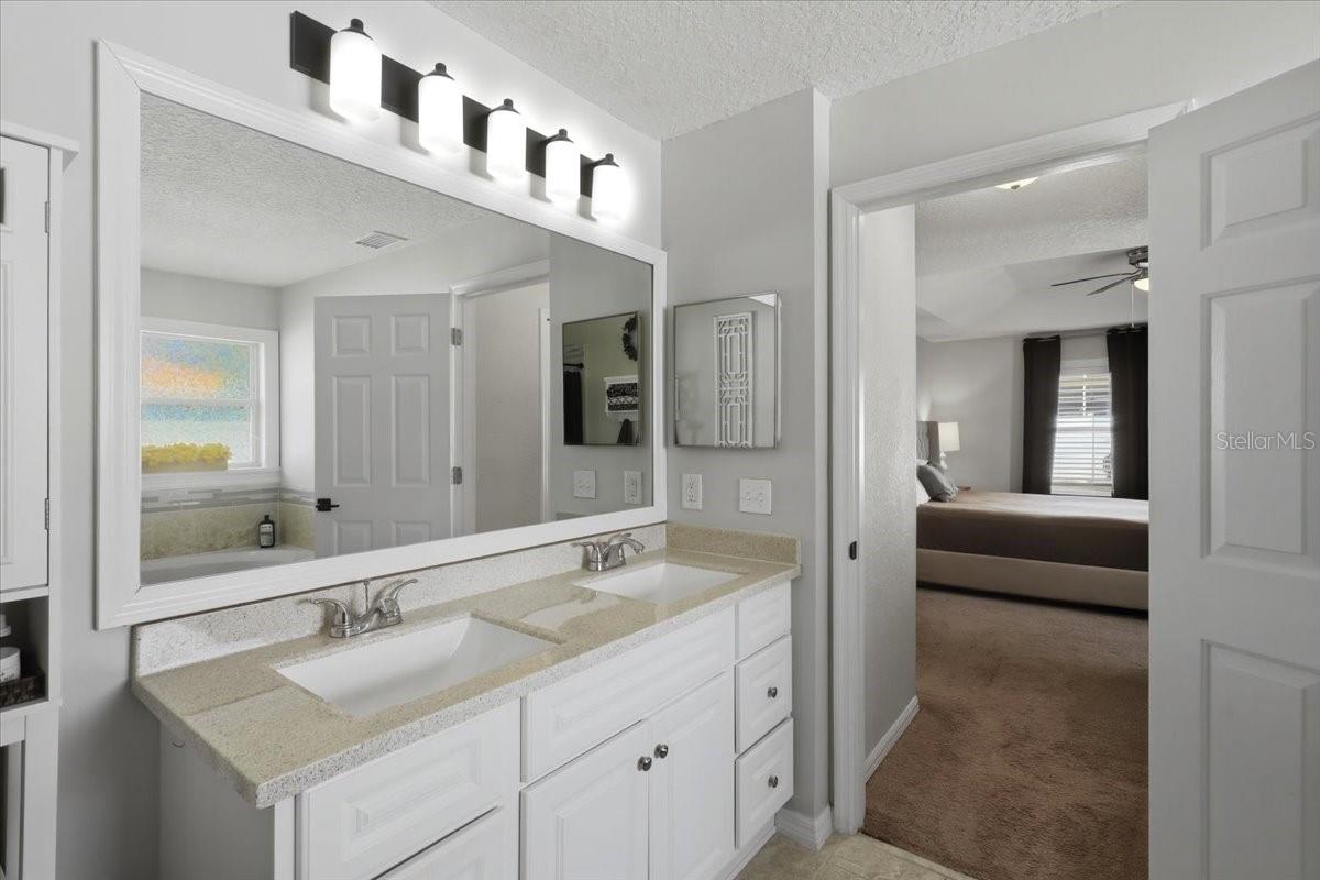 13 Burnham Ln Property Photo 11