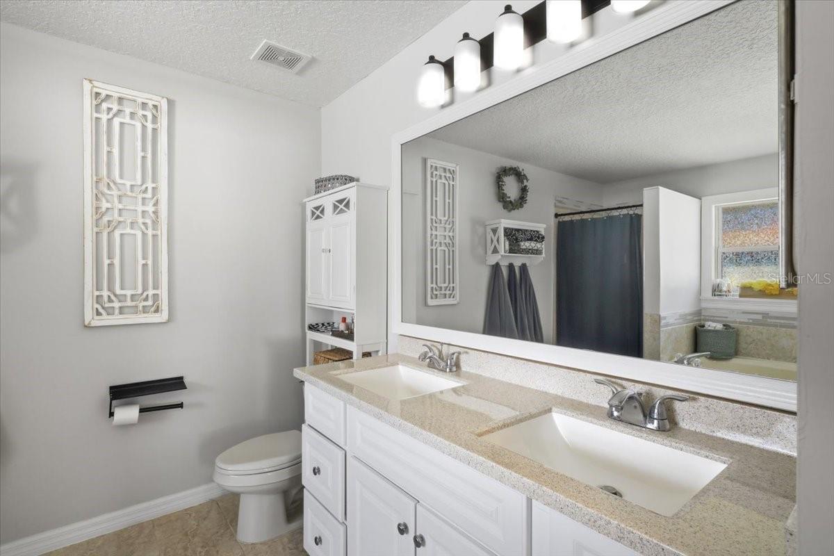 13 Burnham Ln Property Photo 23