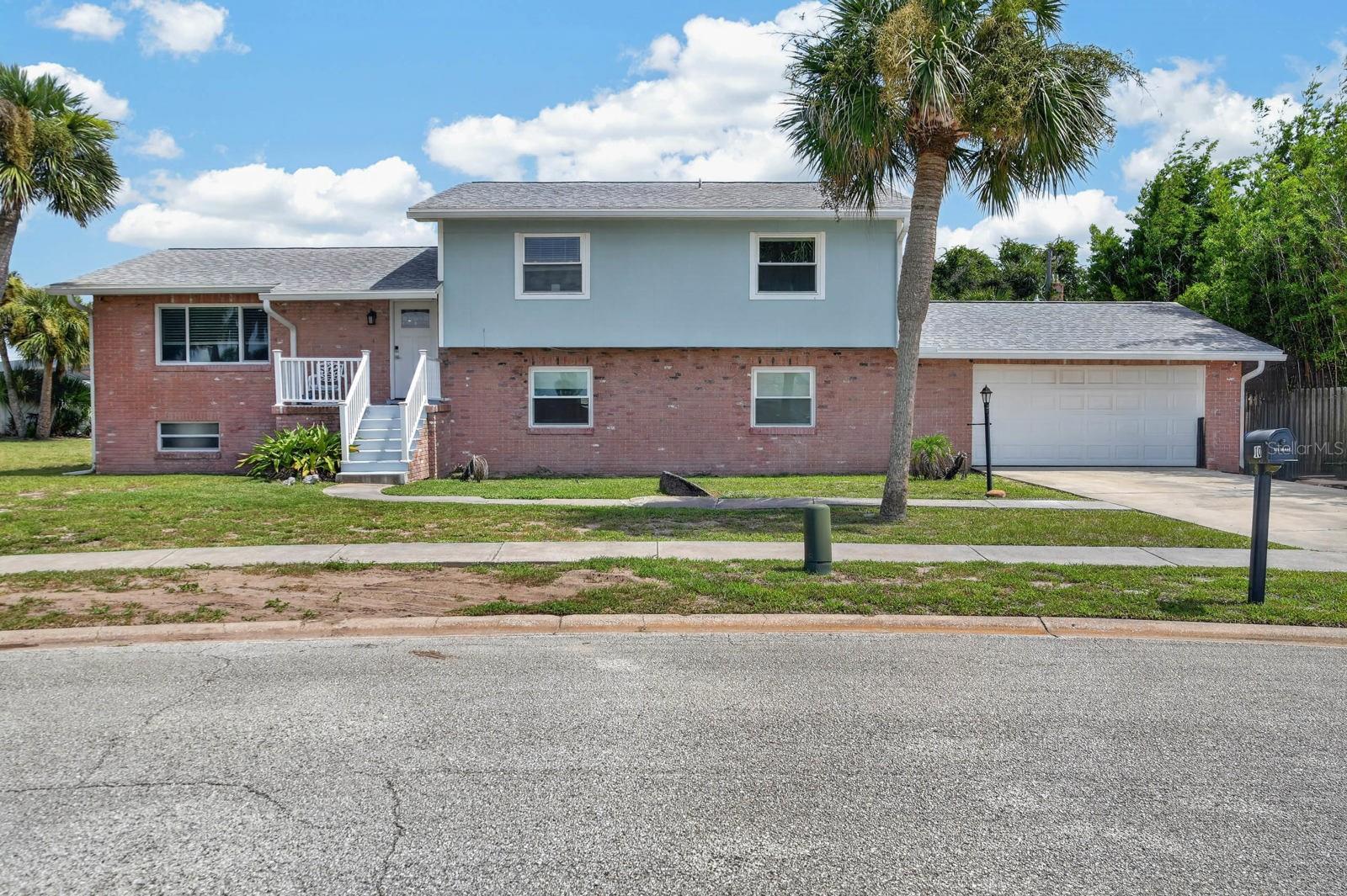 10 Tipperary Ln Property Photo 2