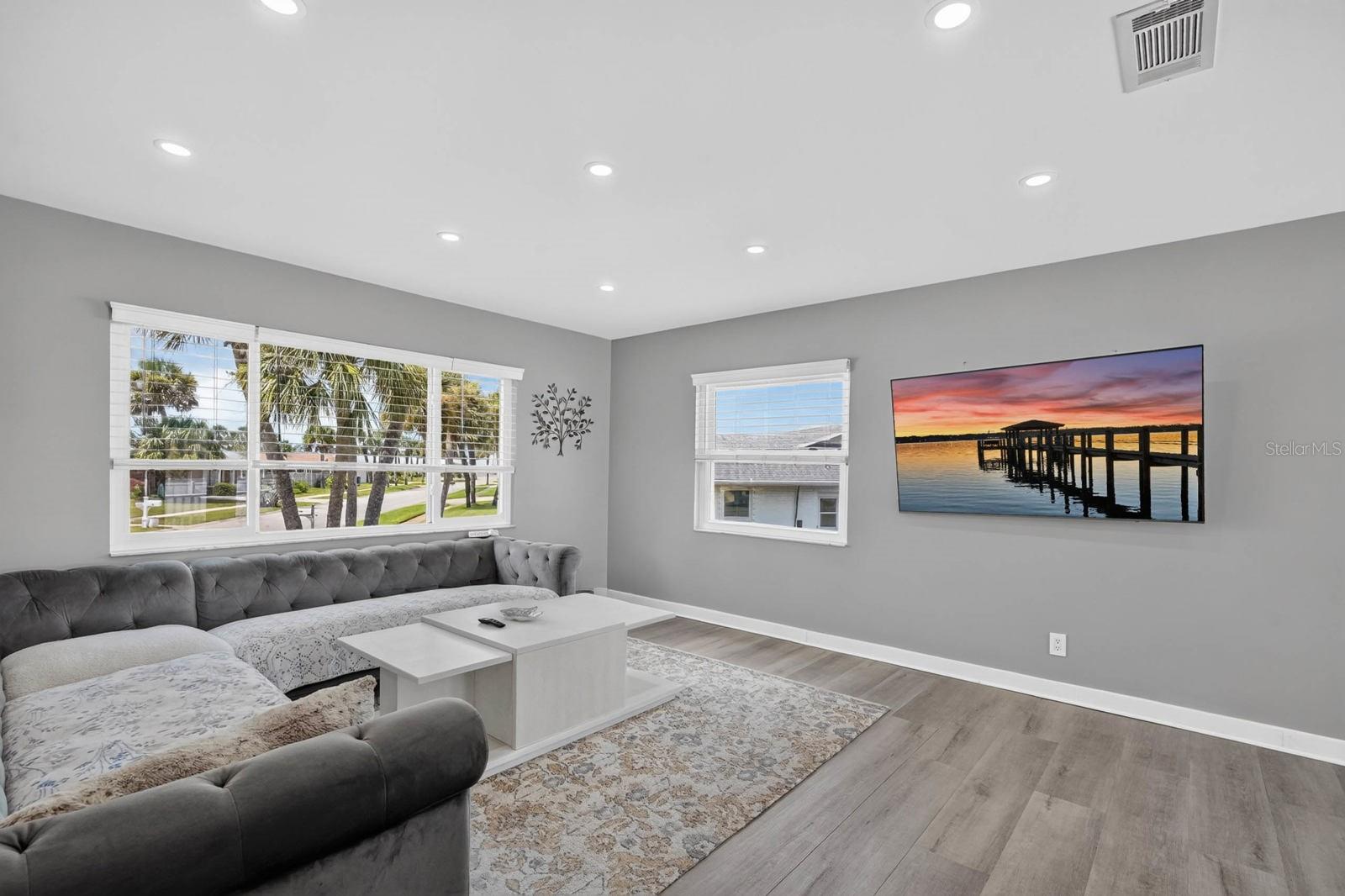 10 Tipperary Ln Property Photo 8