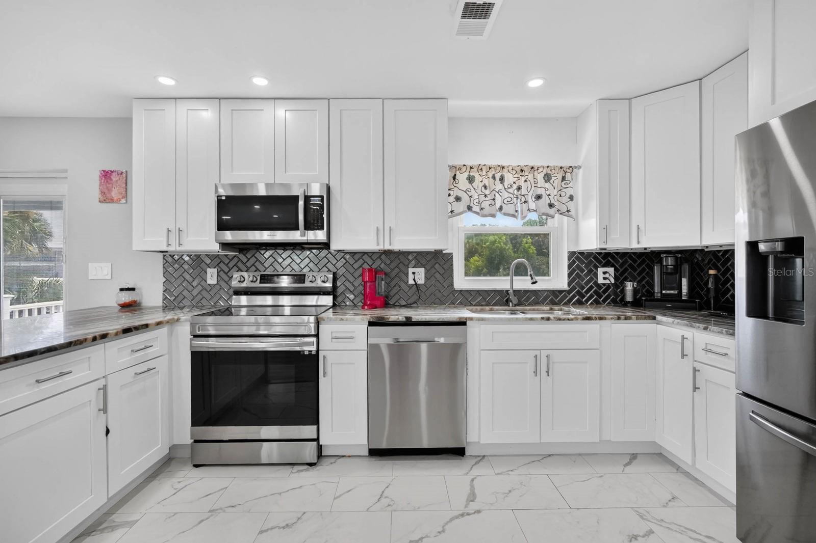 10 Tipperary Ln Property Photo 13