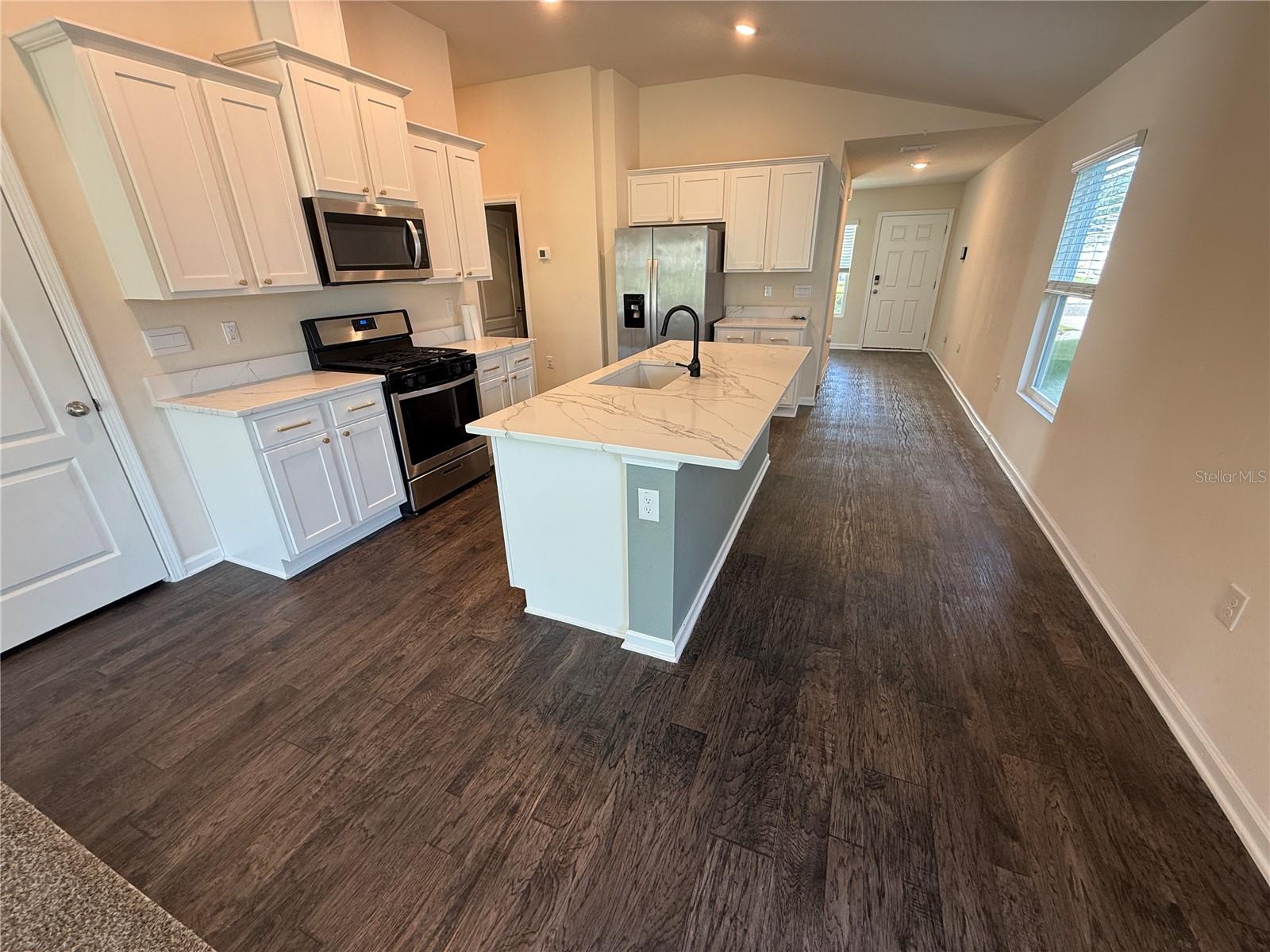760 Grand Reserve Dr Property Photo 4