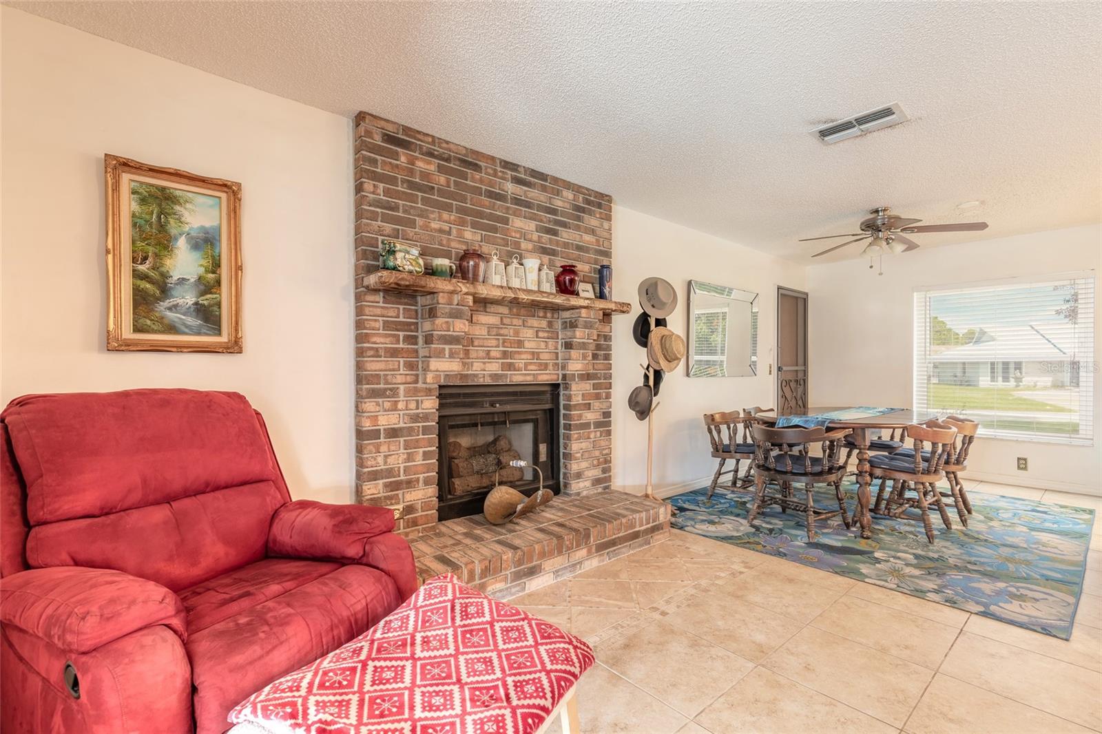 312 Sandpiper Ct Property Photo 6