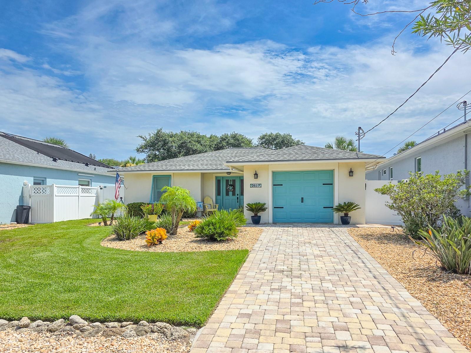 2617 S Daytona Ave Property Photo 1