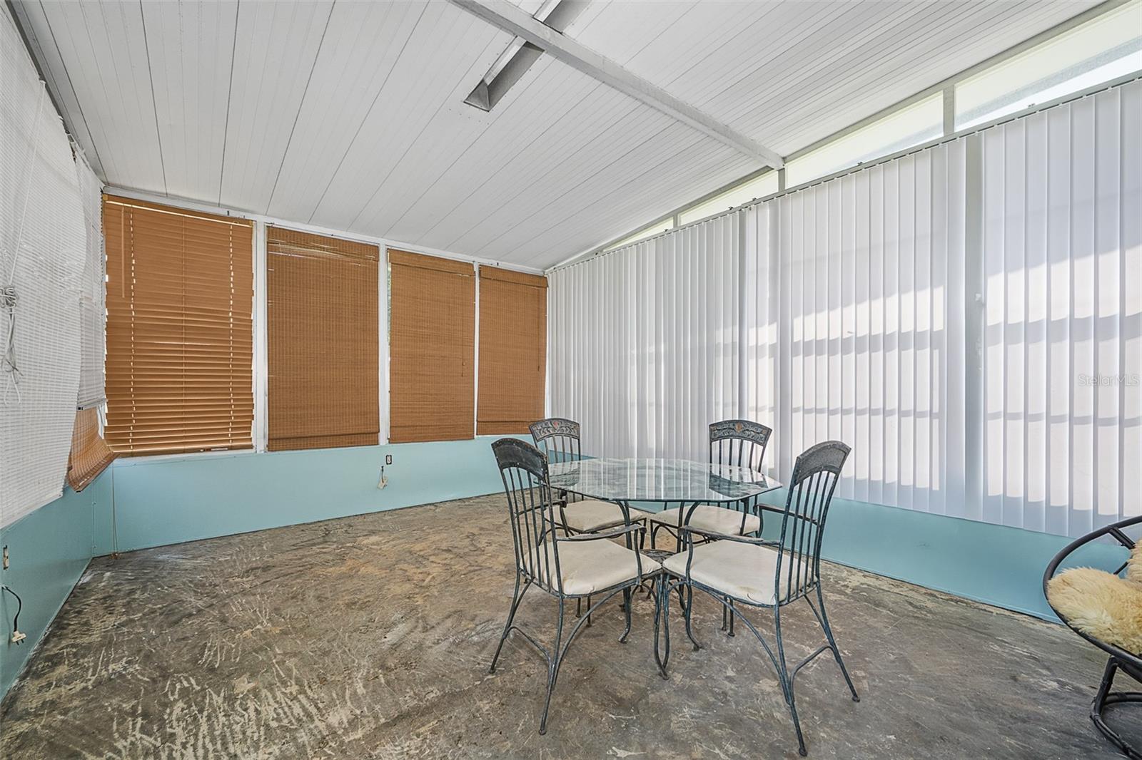 1649 Cordova Ave Property Photo 11