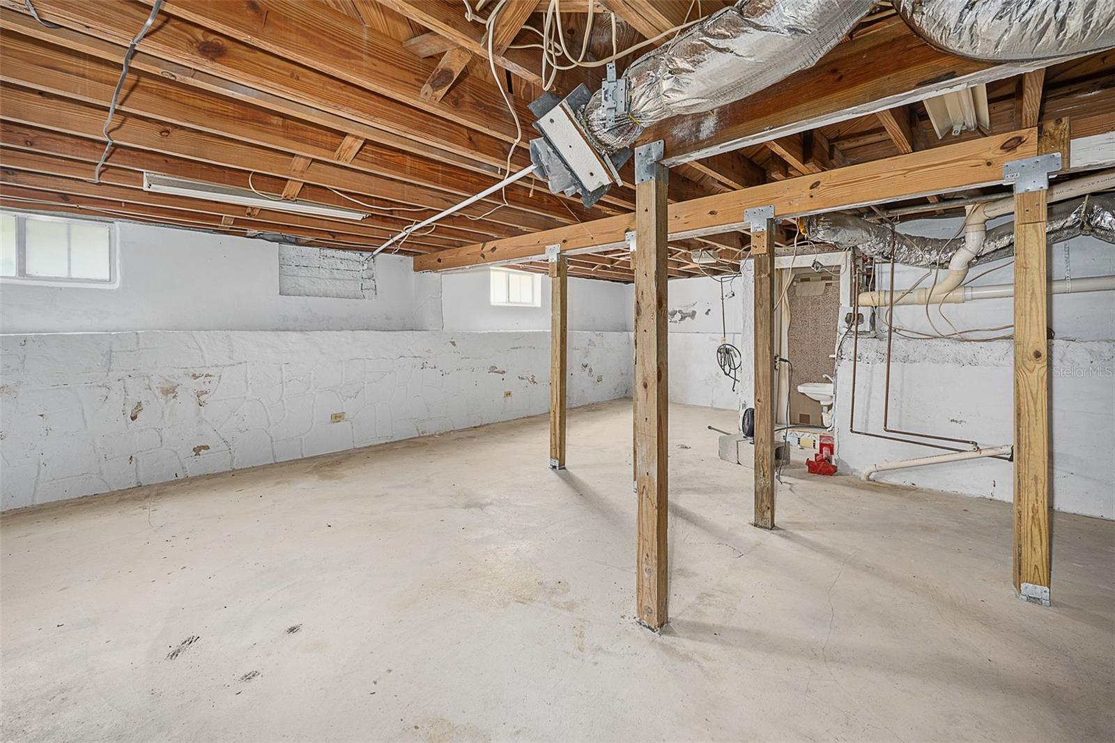 1649 Cordova Ave Property Photo 16