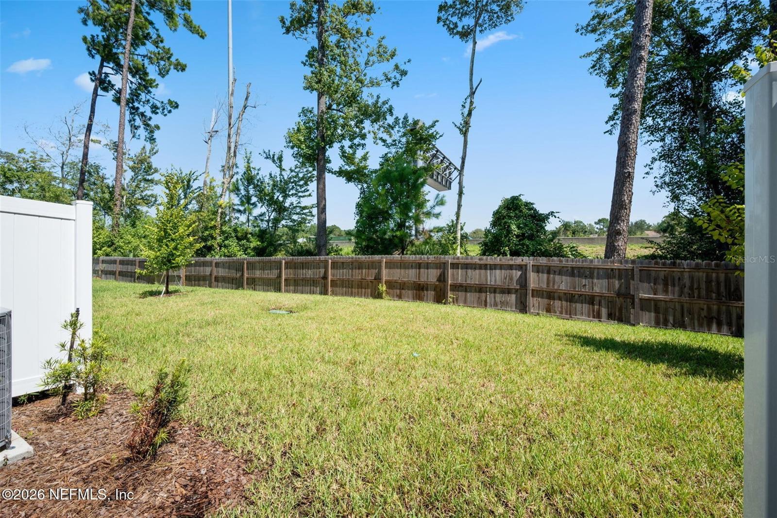 514 Hollylakes Dr Property Photo 4