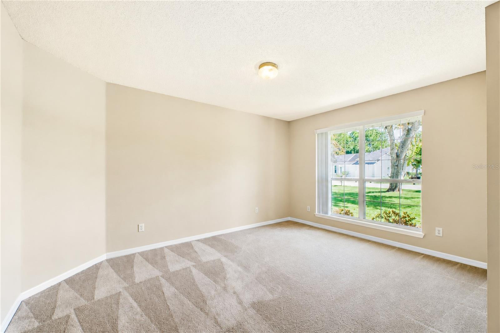 38 Princess Rose Dr Property Photo 18