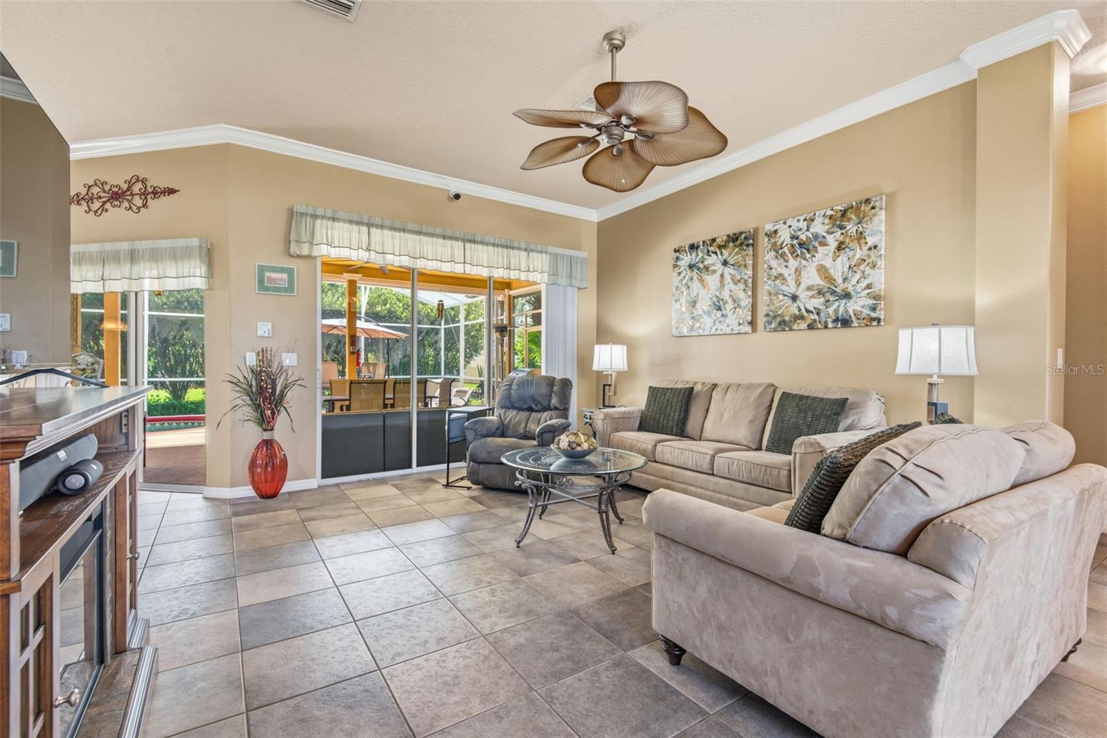 1 Kalendar Ct Property Photo 7