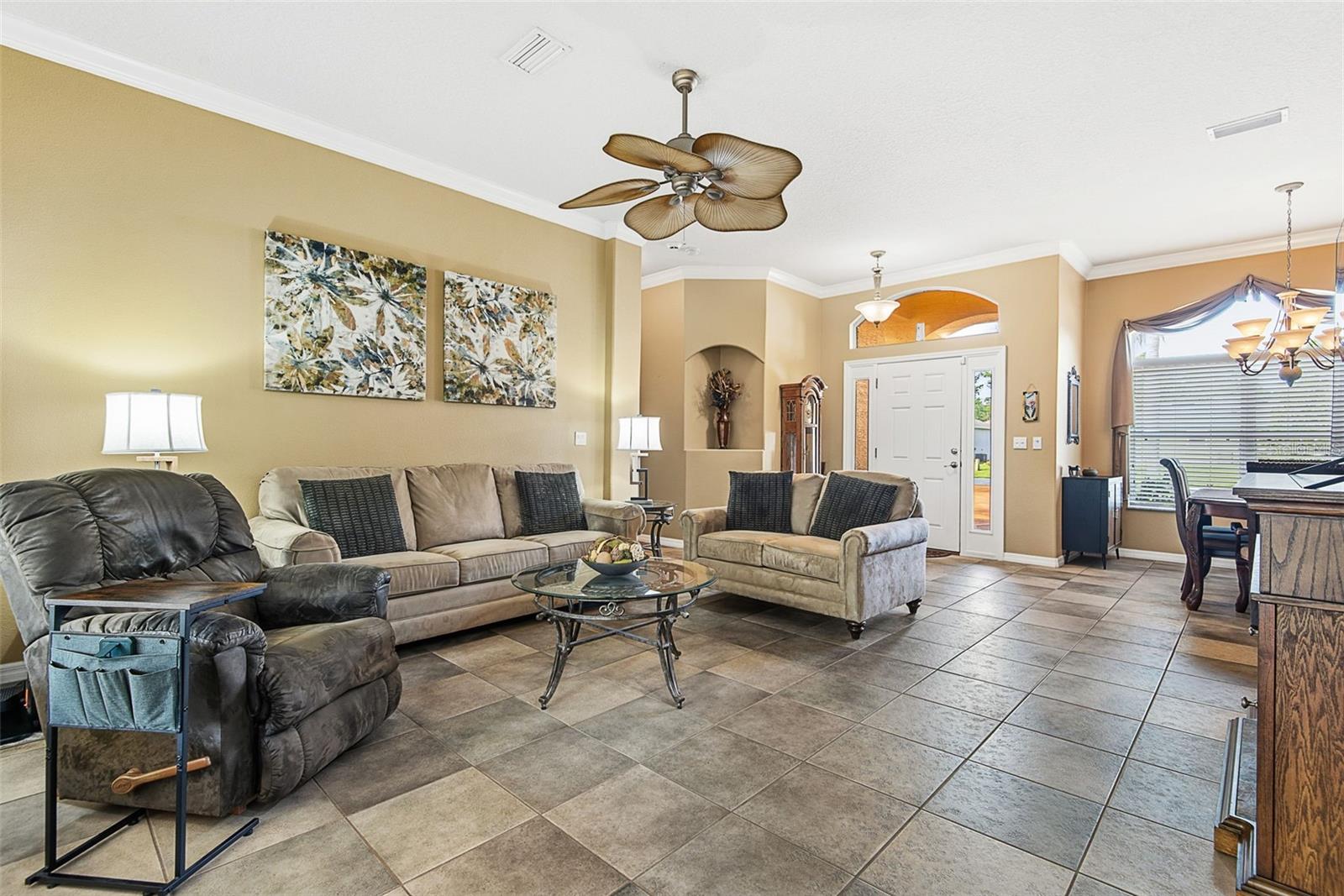 1 Kalendar Ct Property Photo 8