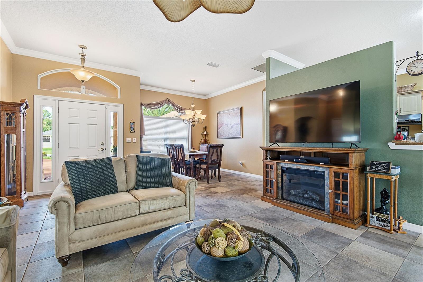 1 Kalendar Ct Property Photo 9