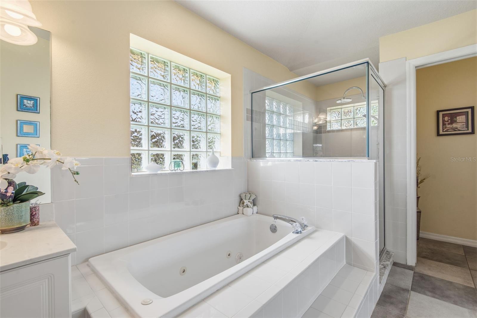 1 Kalendar Ct Property Photo 26