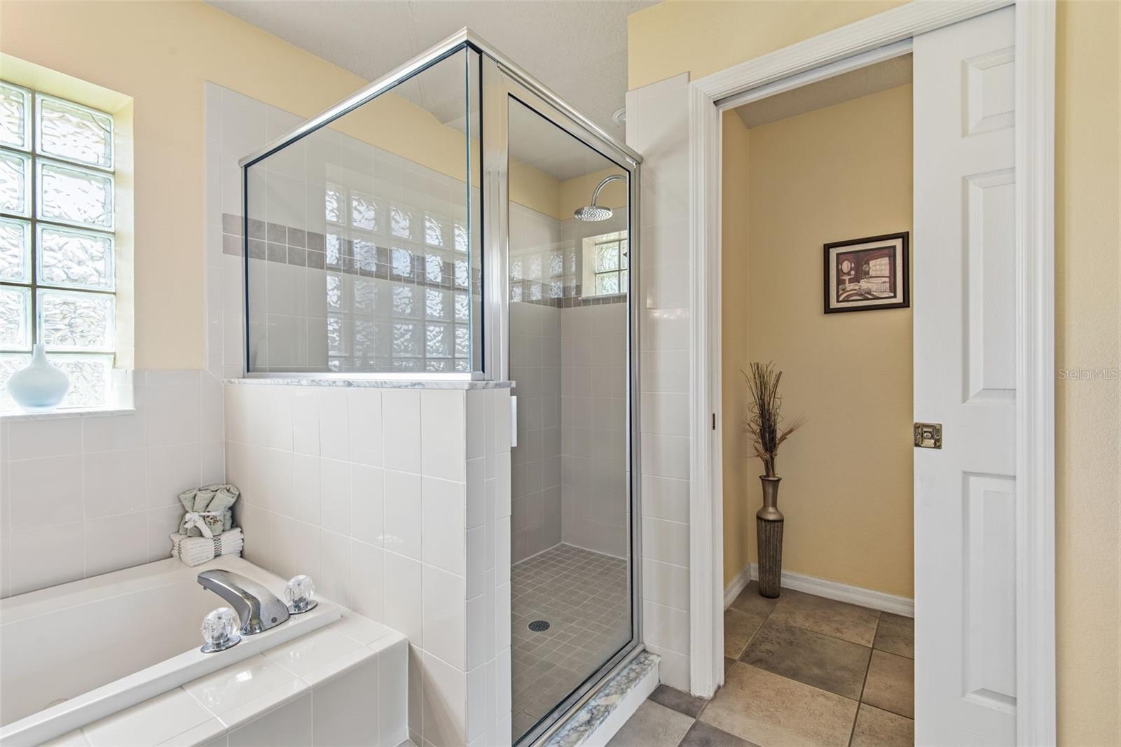 1 Kalendar Ct Property Photo 27