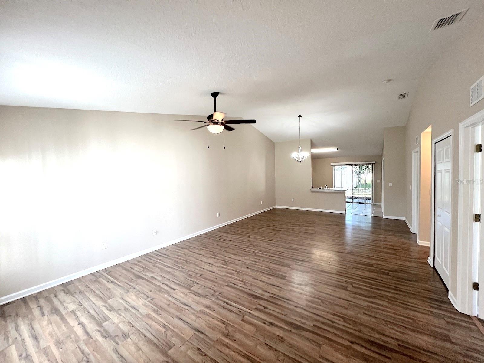 41 Eton Ln #b Property Photo 4