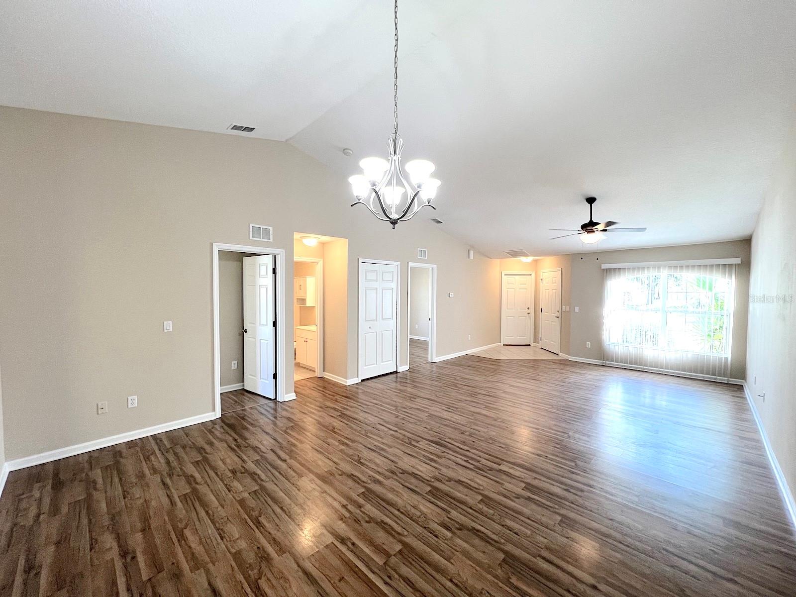 41 Eton Ln #b Property Photo 6