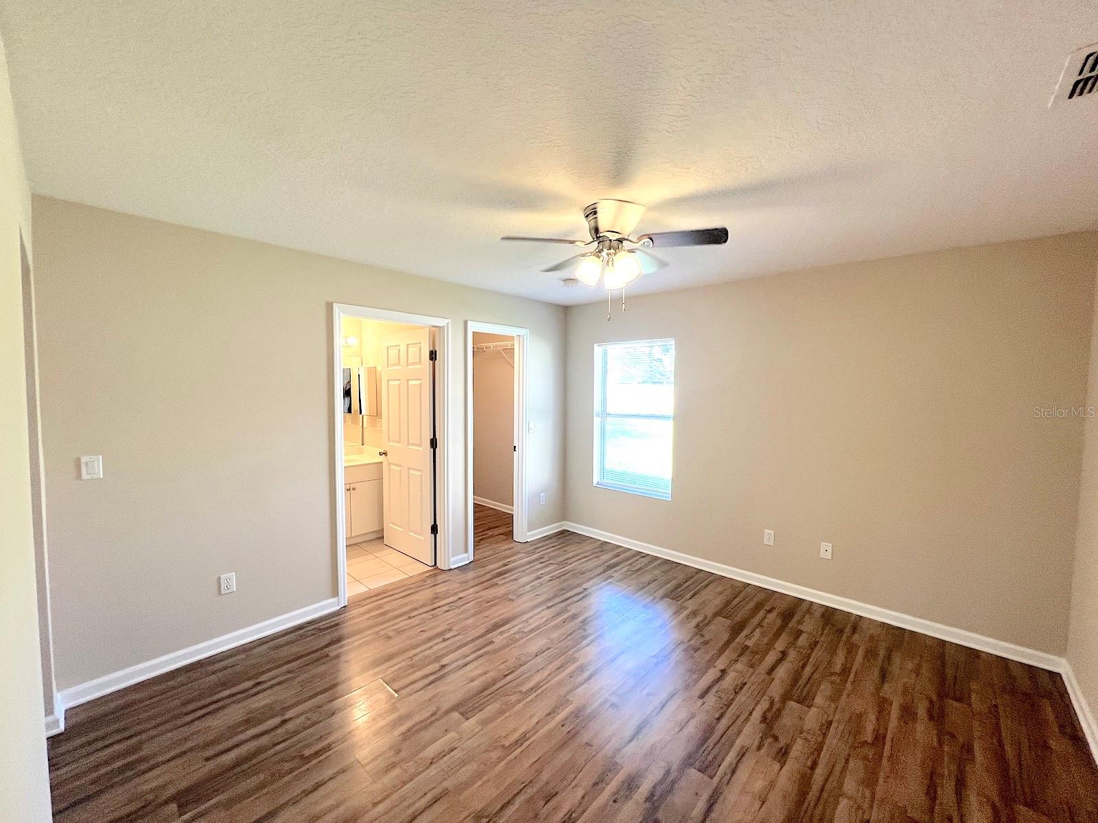 41 Eton Ln #b Property Photo 11