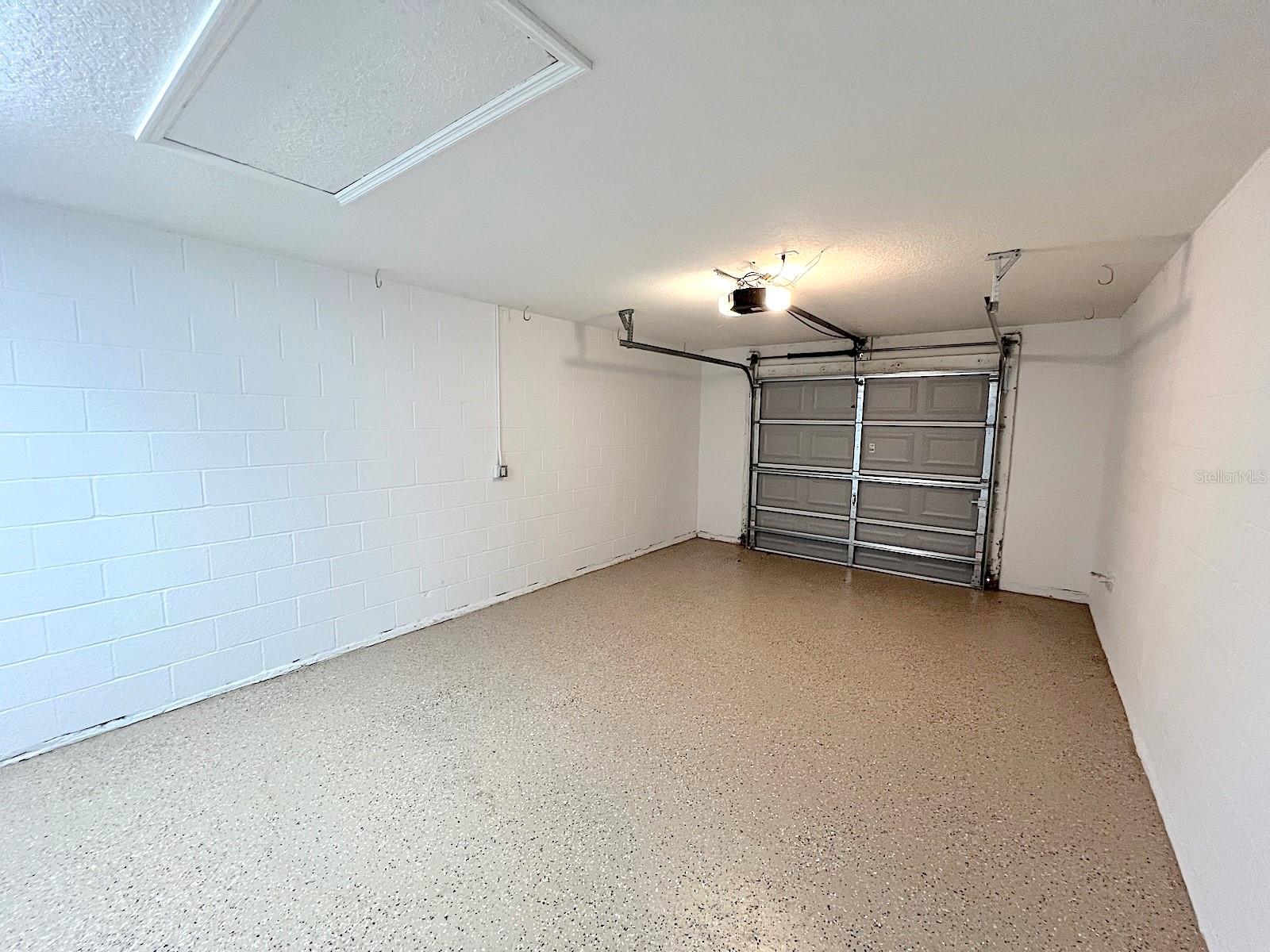 41 Eton Ln #b Property Photo 21