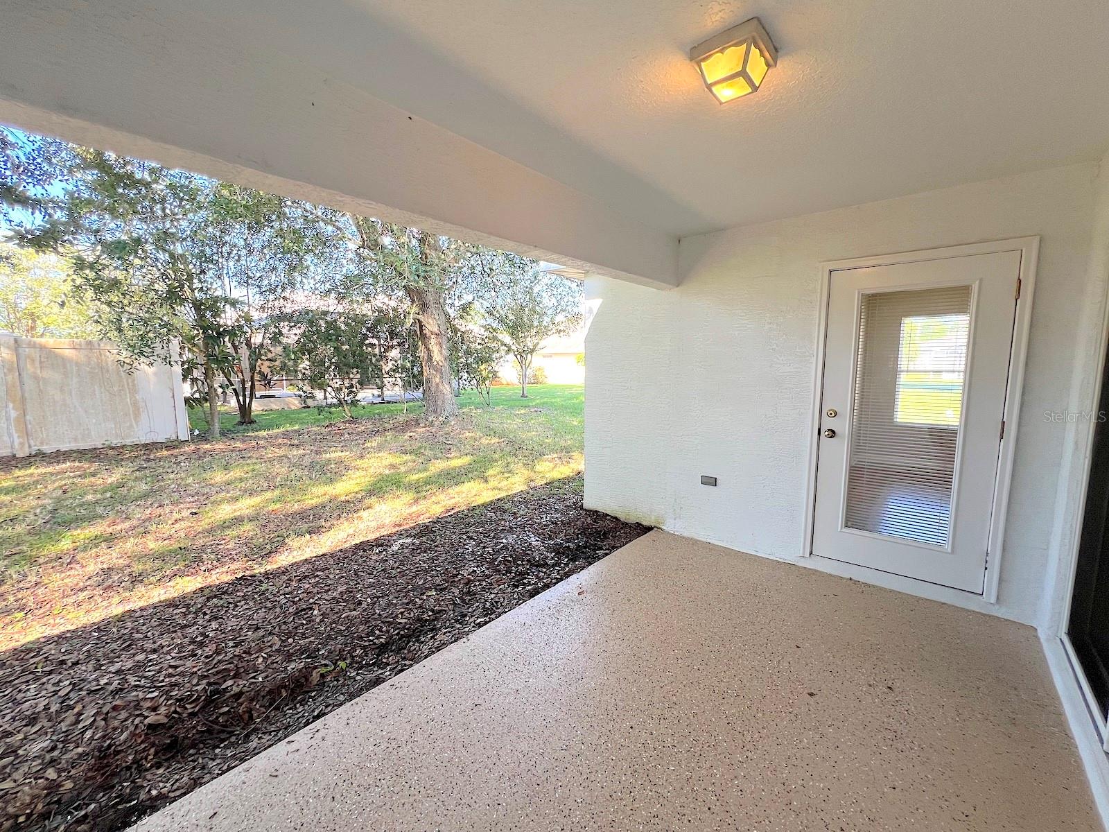 41 Eton Ln #b Property Photo 23