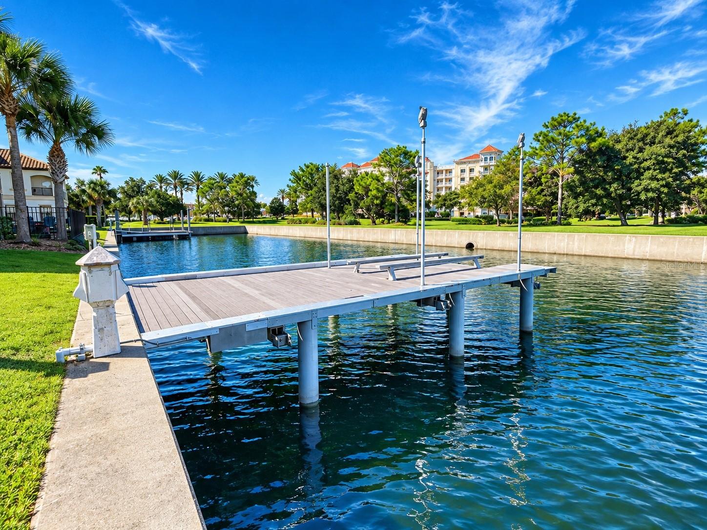 210 Harbor Village Pt N Property Photo 2