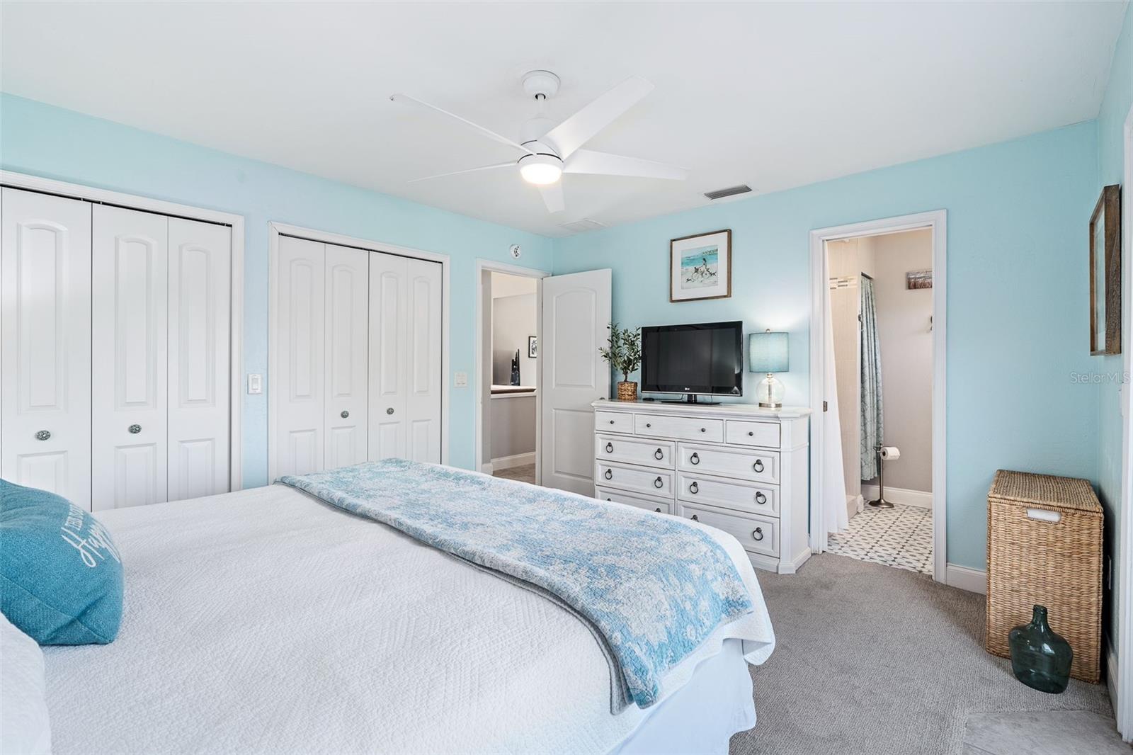 1843 Oak Pl Property Photo 27