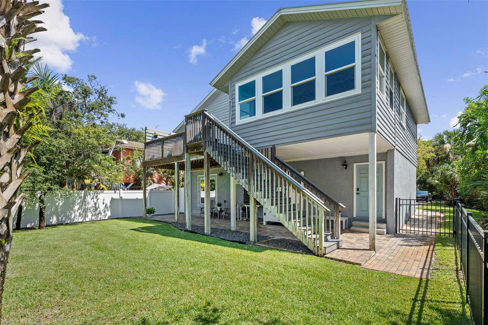 1843 Oak Pl Property Photo 47