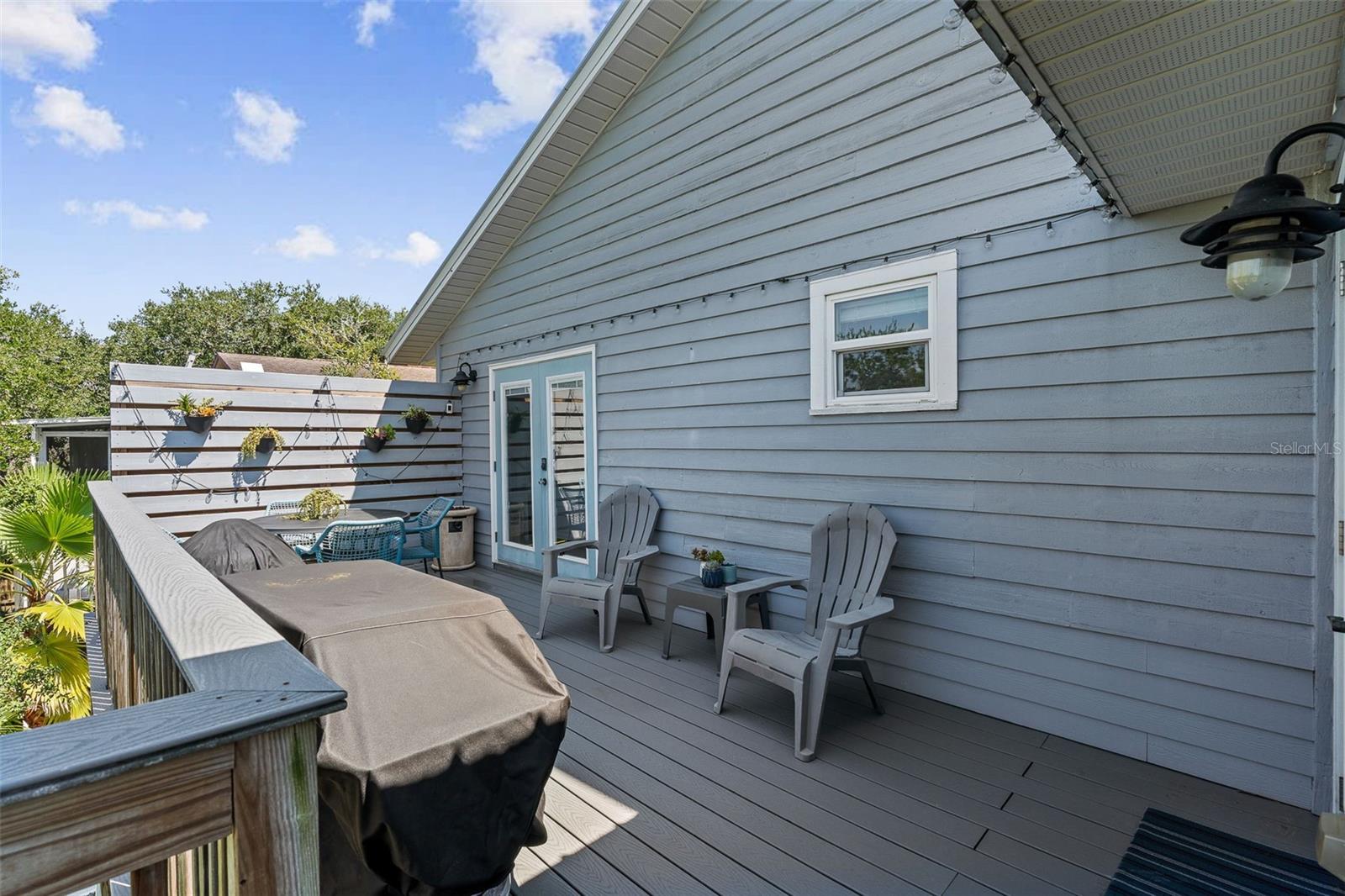 1843 Oak Pl Property Photo 48