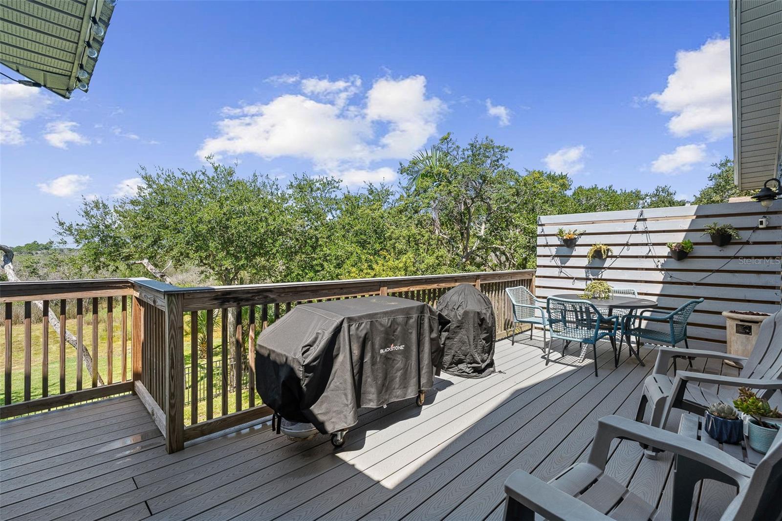 1843 Oak Pl Property Photo 49