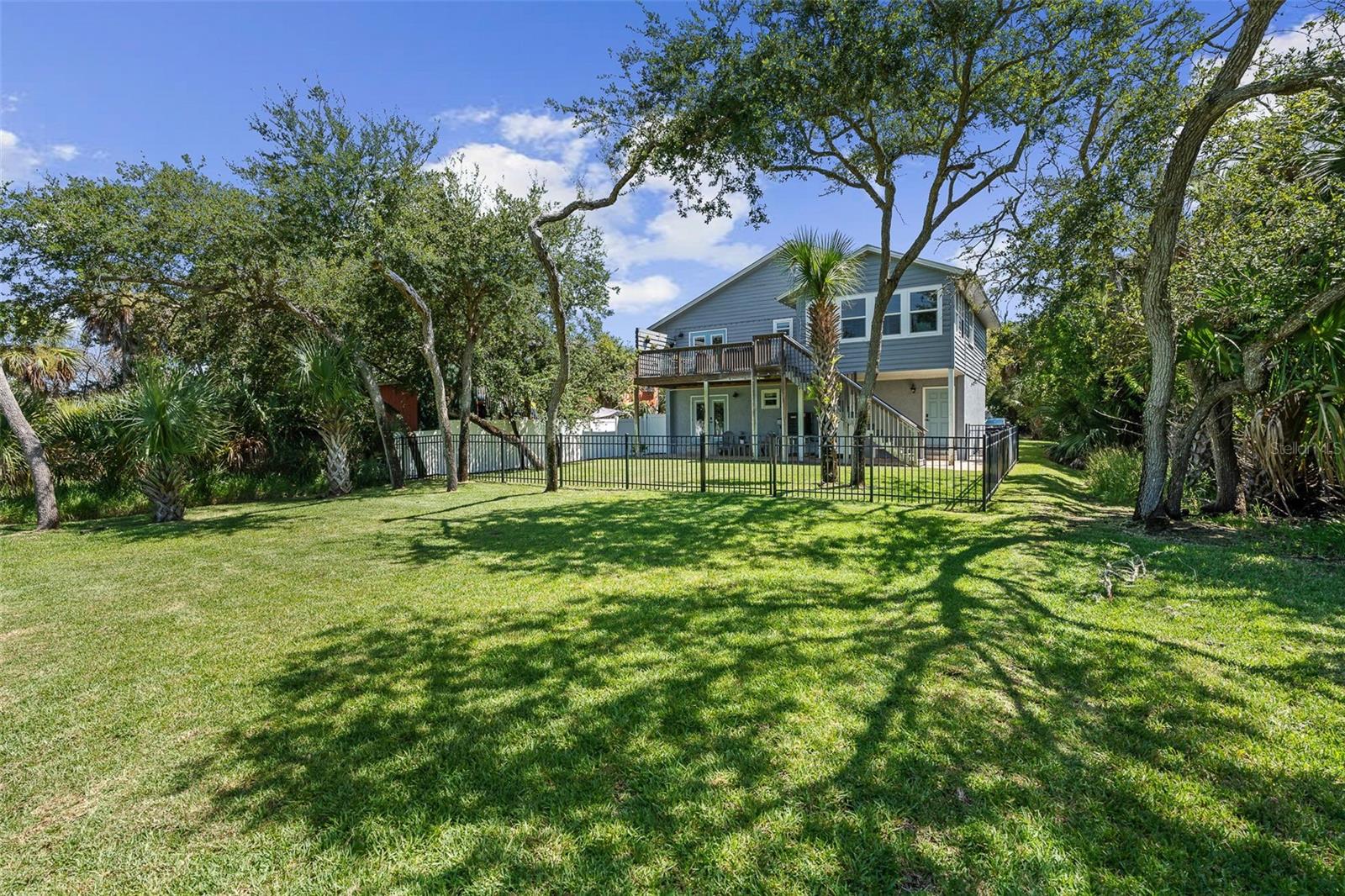 1843 Oak Pl Property Photo 54