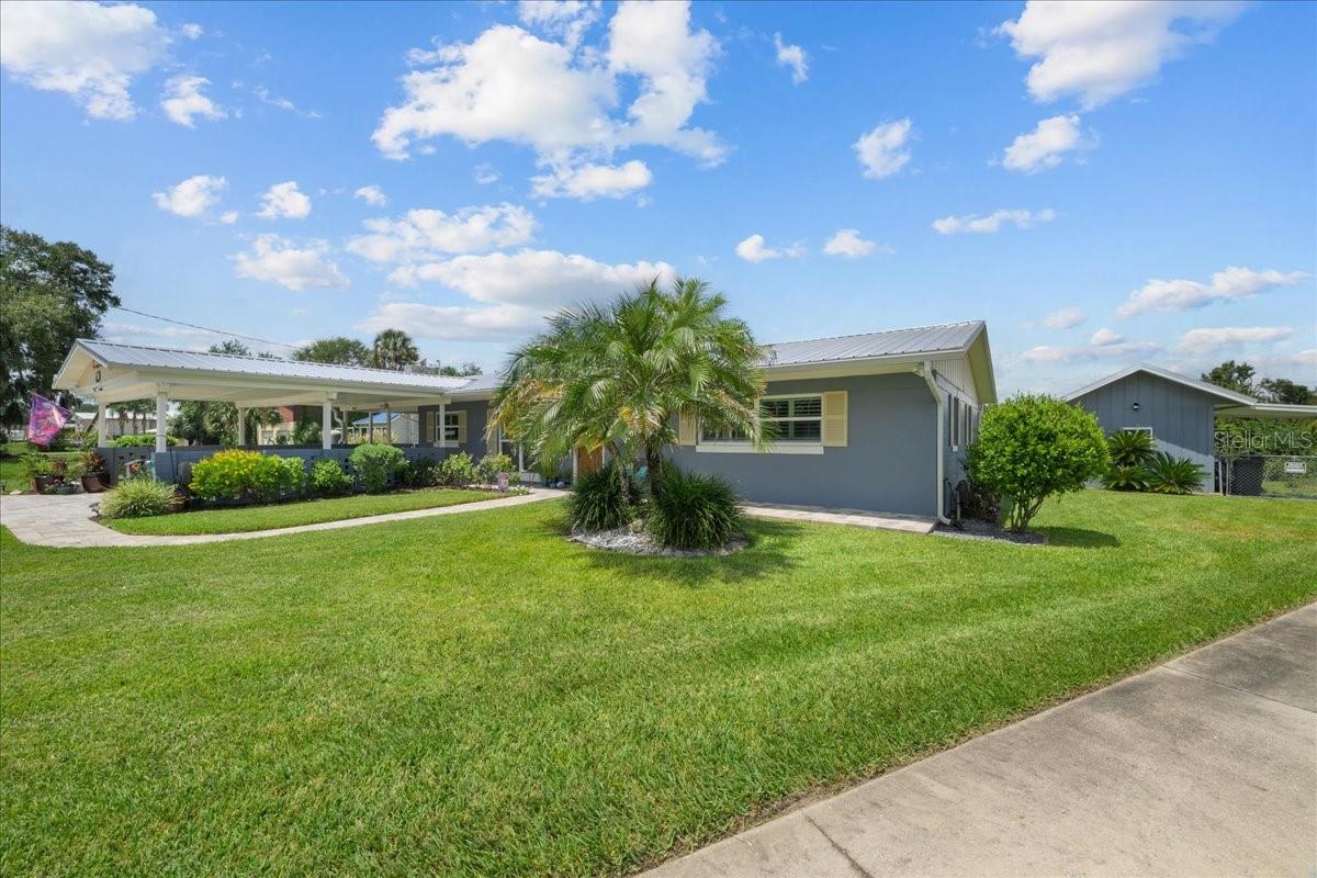 209 River Dr Property Photo 3