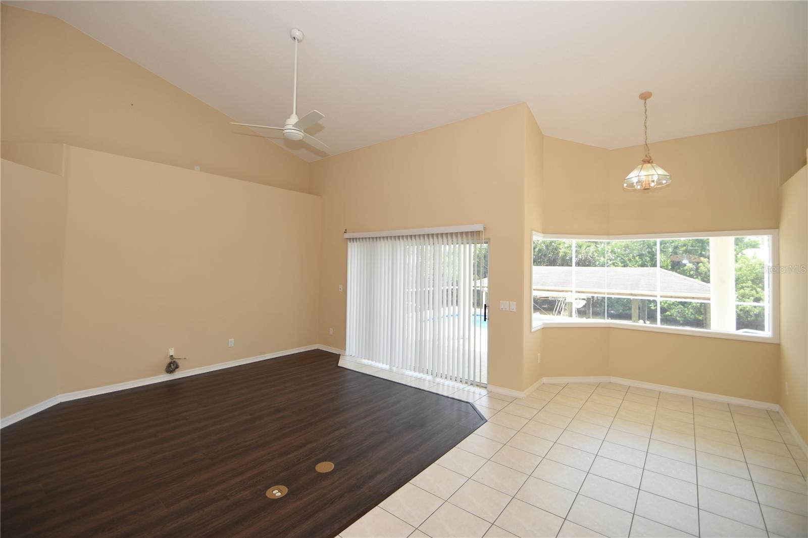 10 Crampton Ct Property Photo 15