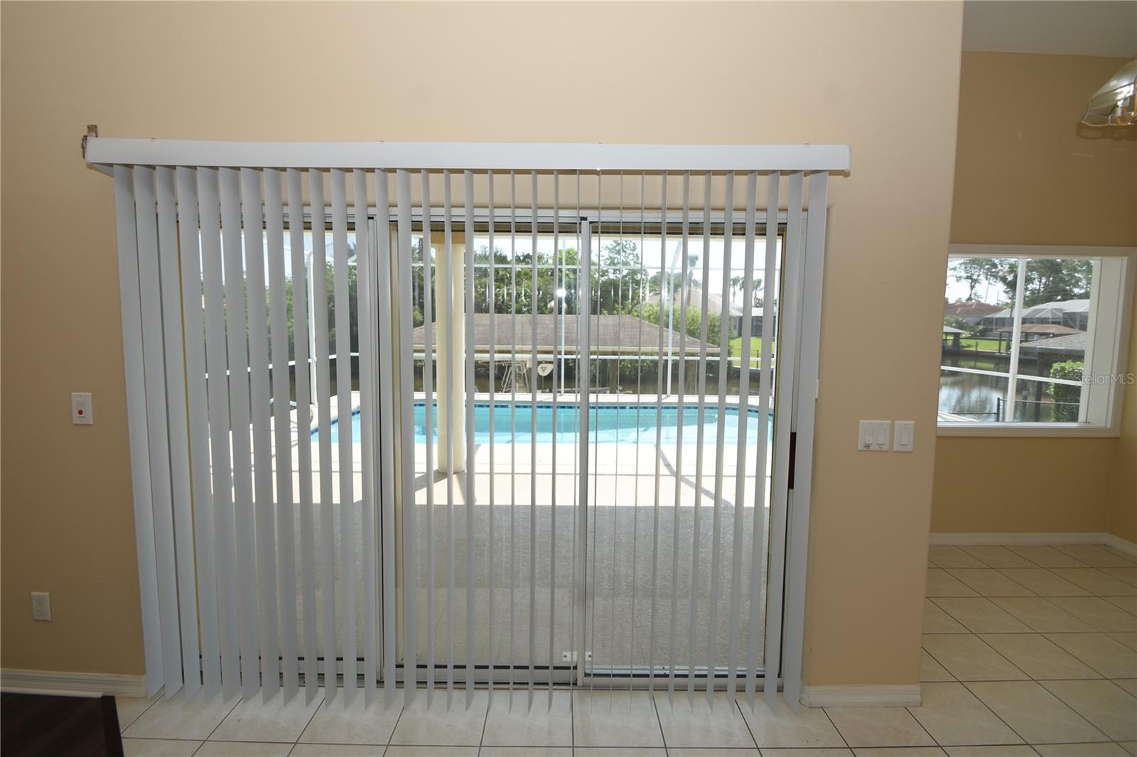 10 Crampton Ct Property Photo 17