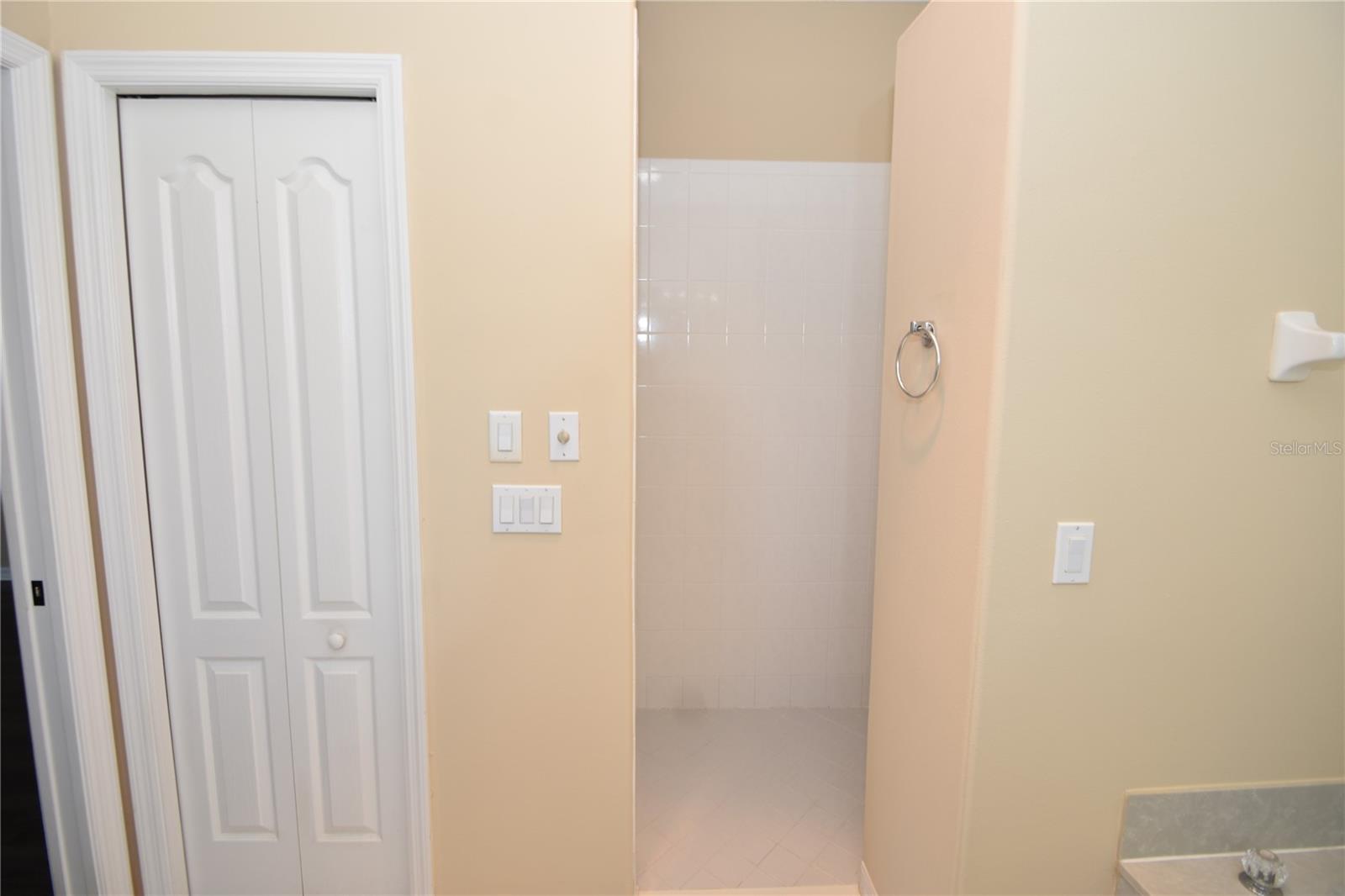 10 Crampton Ct Property Photo 27