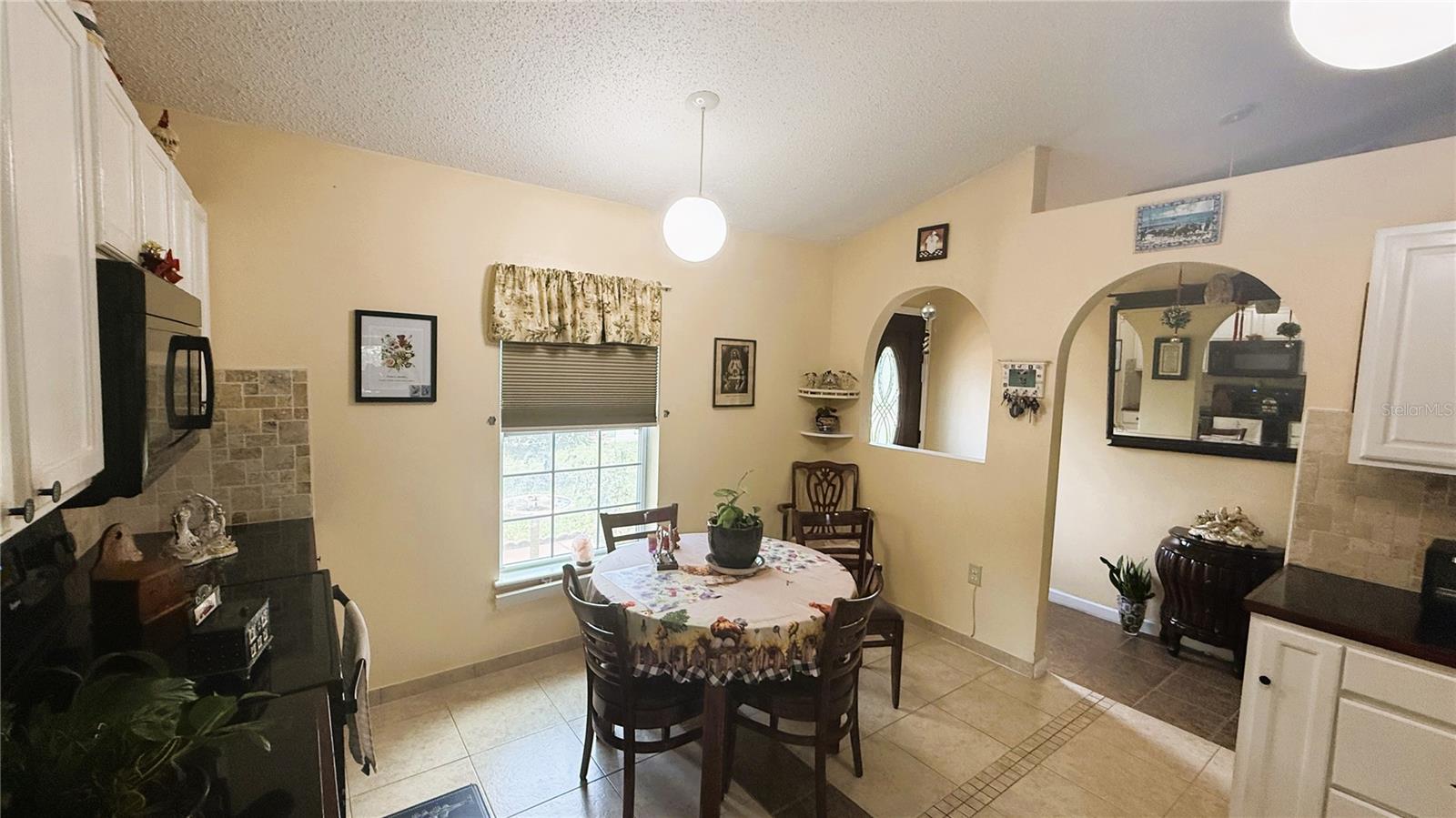 140 Persimmon Dr Property Photo 4