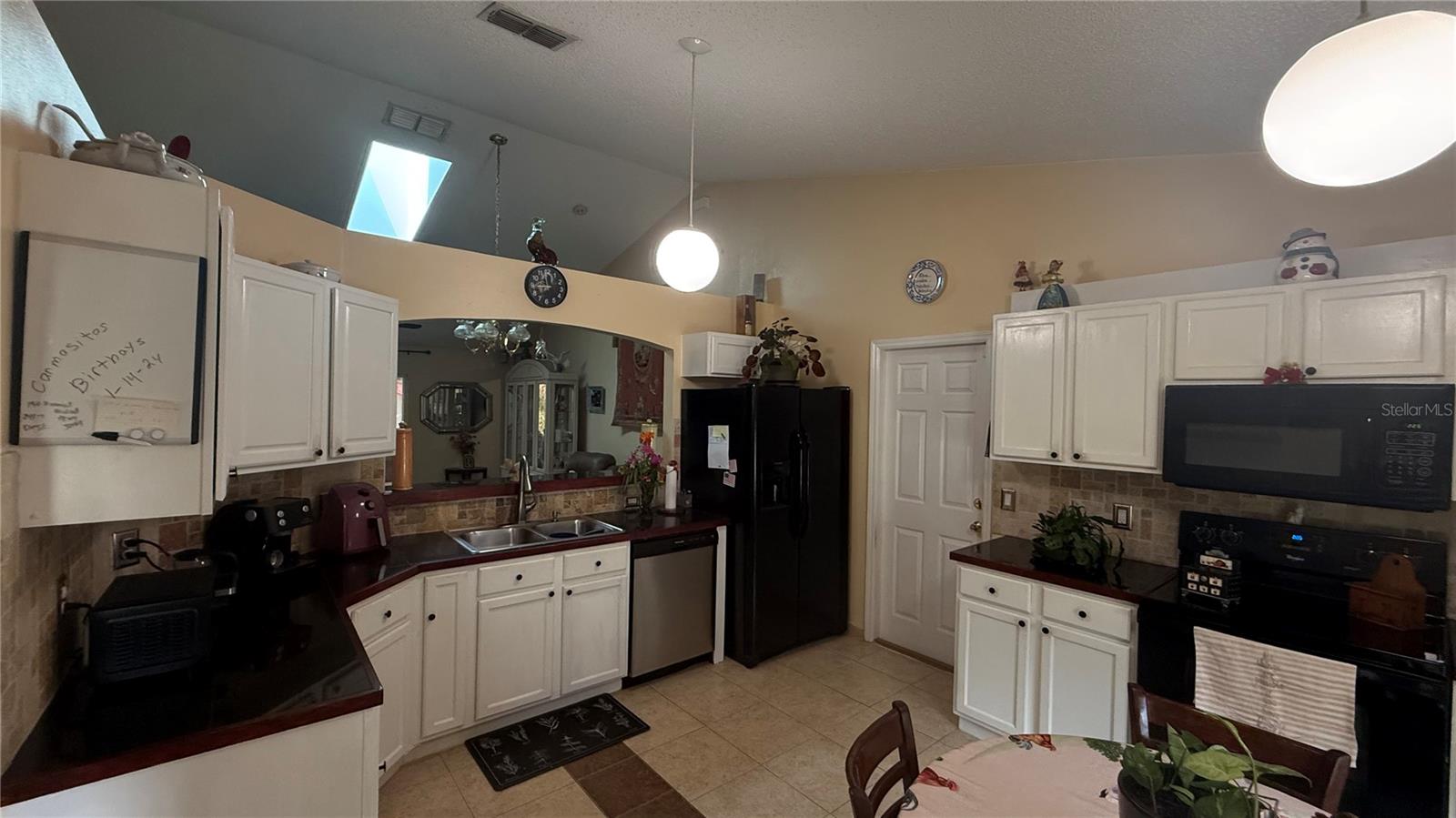 140 Persimmon Dr Property Photo 5