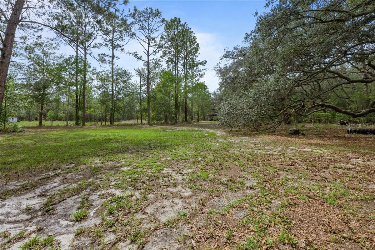 130 Buckles Dr Property Photo 3